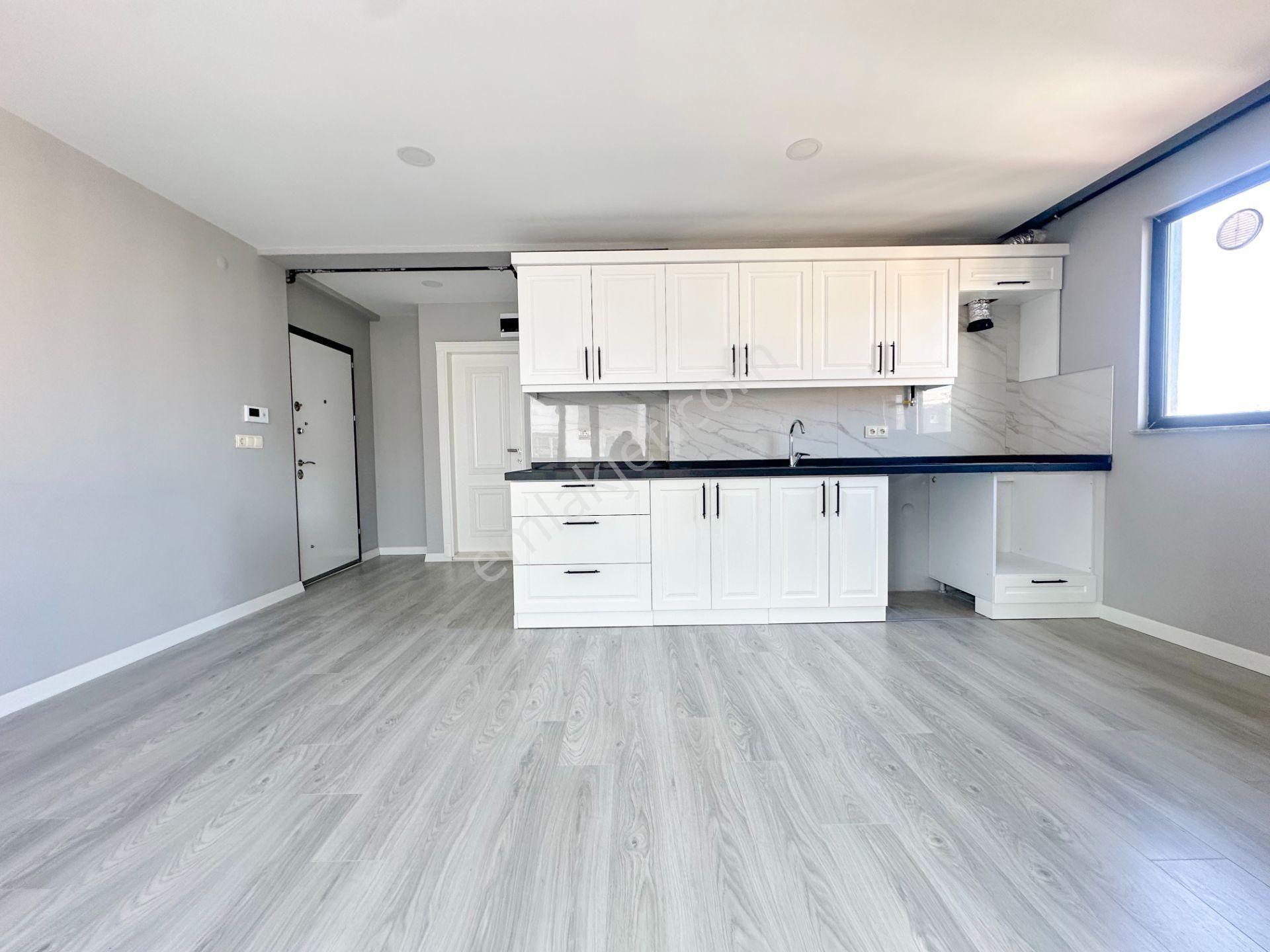 Tramvaya 2.bina Denize Yakın Abone Yapılı 1+1 Daire - Görsel 7