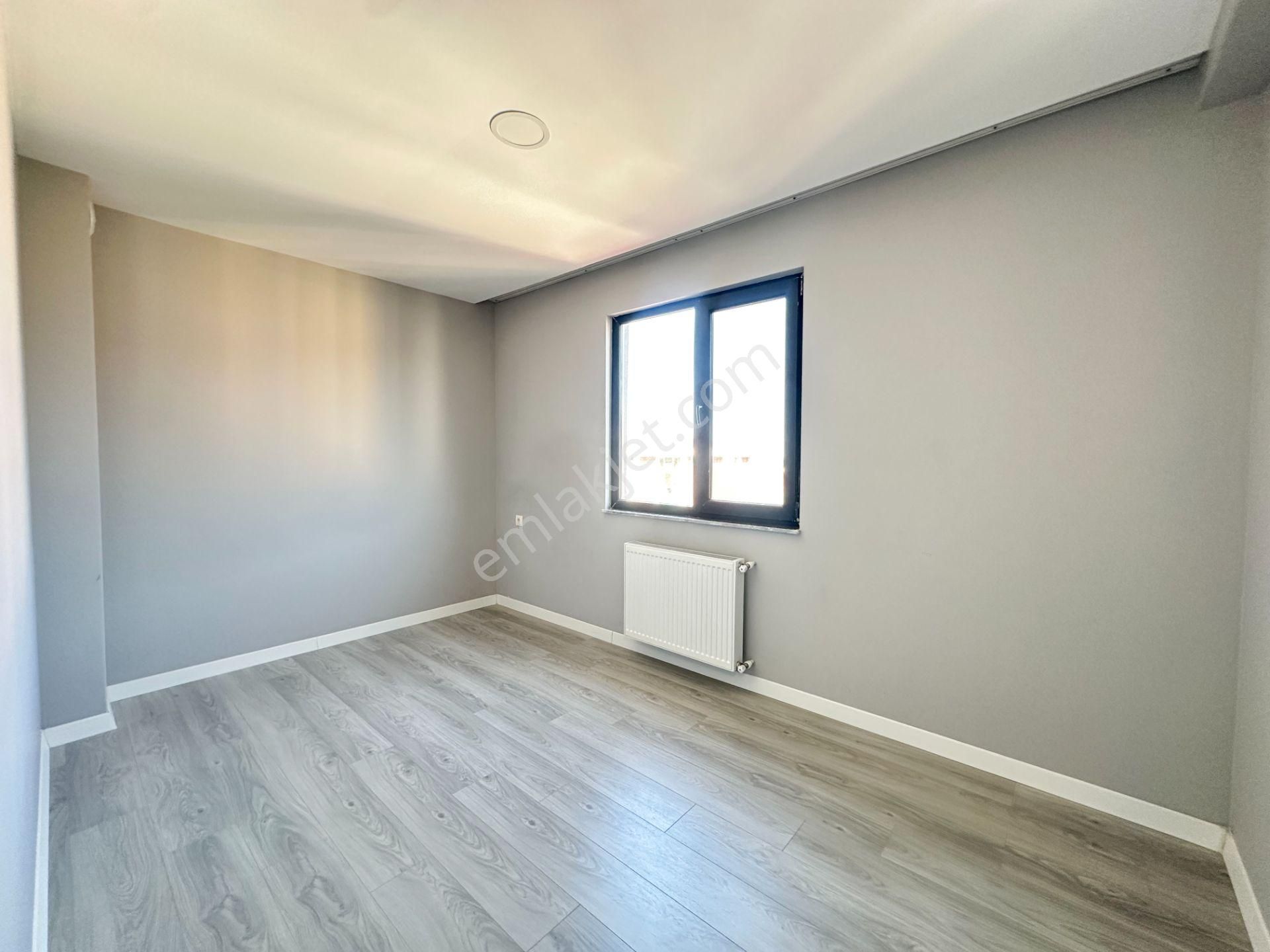 Tramvaya 2.bina Denize Yakın Abone Yapılı 1+1 Daire - Görsel 14