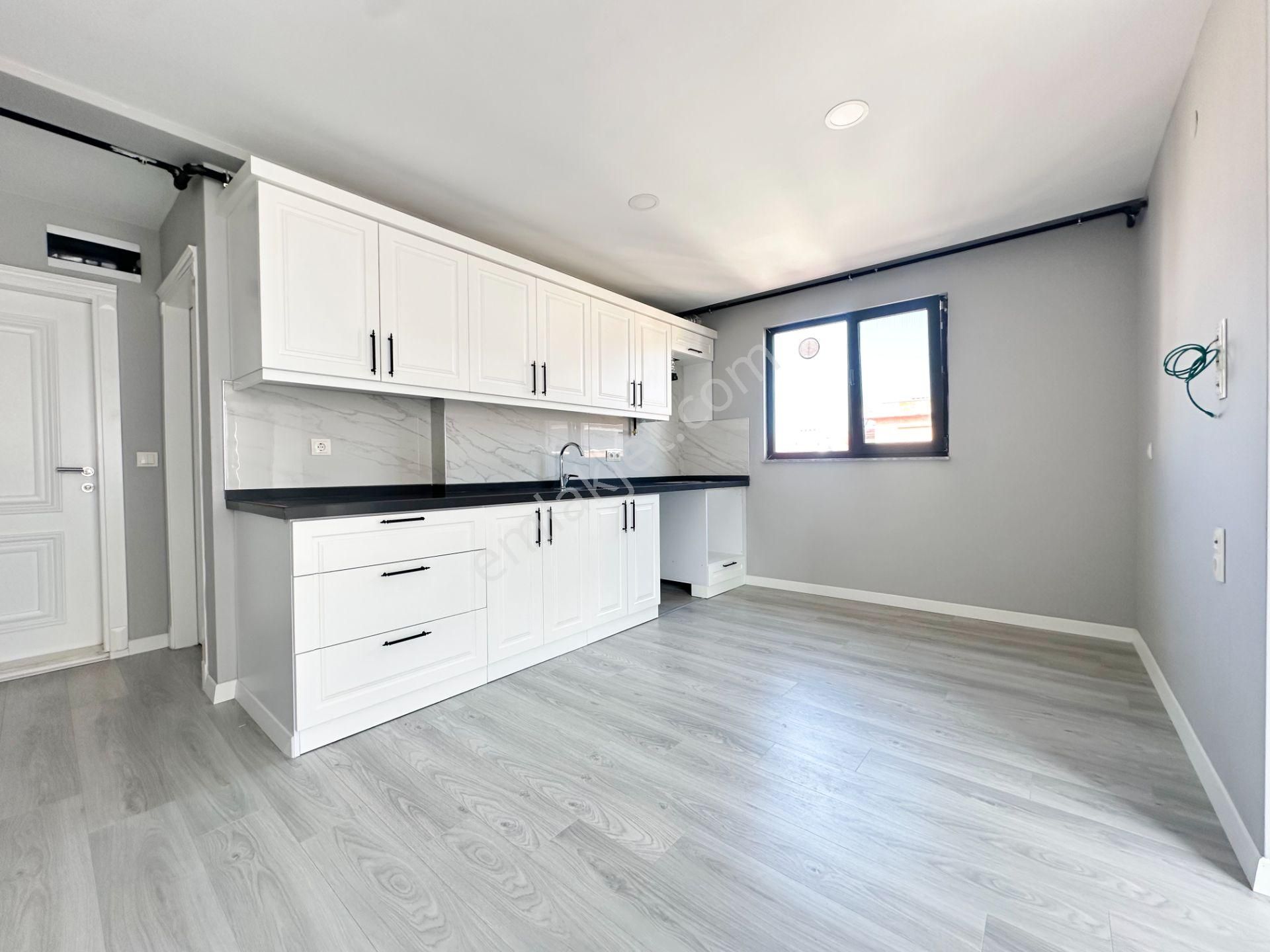 Tramvaya 2.bina Denize Yakın Abone Yapılı 1+1 Daire - Görsel 6