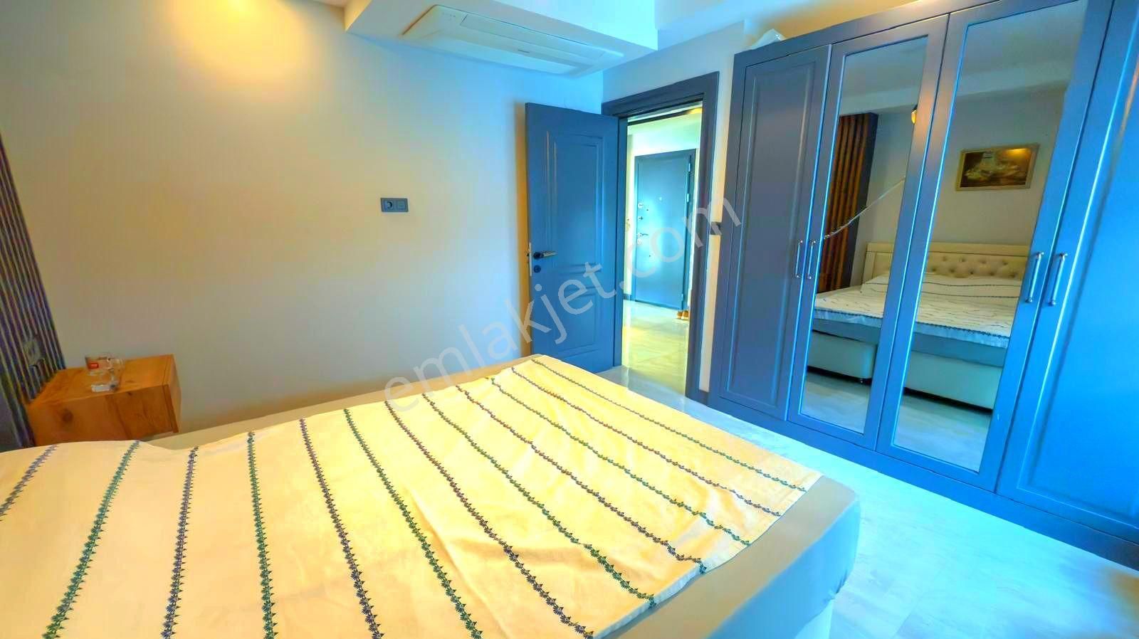 Kuşadasında Deniz Manzaralı Özel Havuzlu Ful Eşyalı 4+1 Villa - Görsel 16