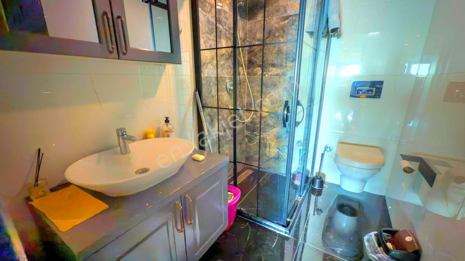 Kuşadasında Deniz Manzaralı Özel Havuzlu Ful Eşyalı 4+1 Villa - Görsel 11