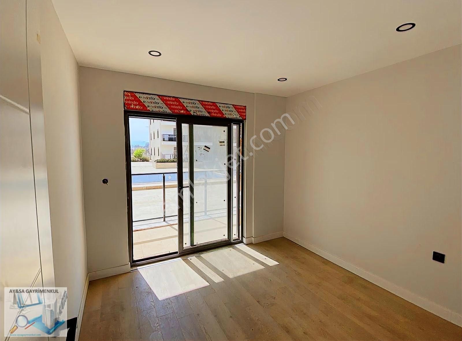 Altıntaş'ta Yüzme Havuzlu Kapalı Otoparklı Site İçinde 1+1 50m² - Görsel 3