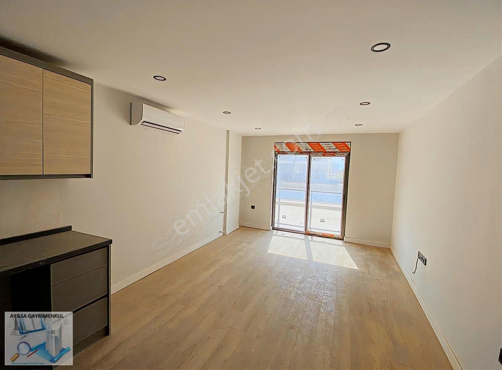 Altıntaş'ta Yüzme Havuzlu Kapalı Otoparklı Site İçinde 1+1 50m² - Görsel 2