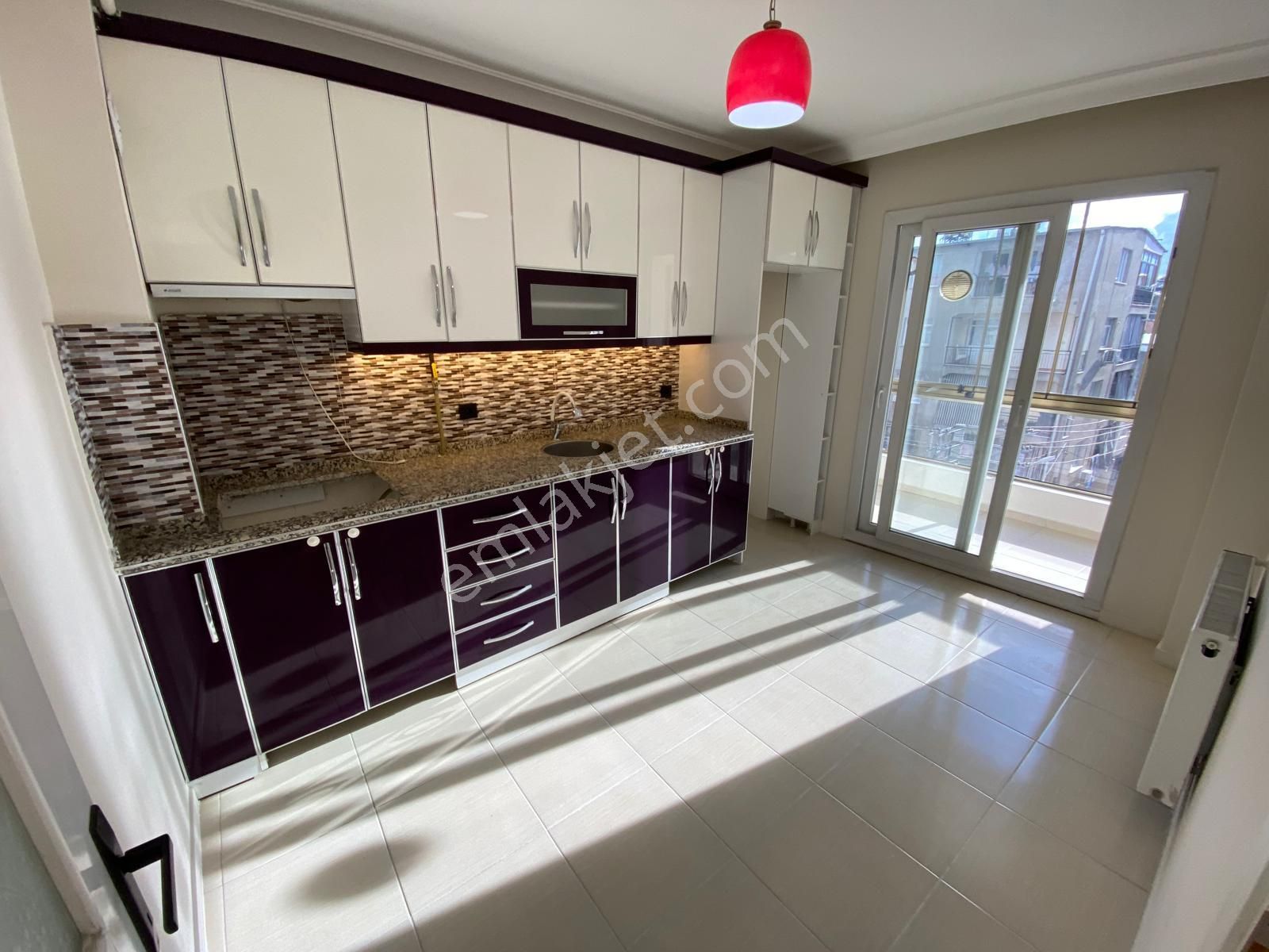 Buca Yeşilbağlar Mah Anacadde Plan Projeli 2+1