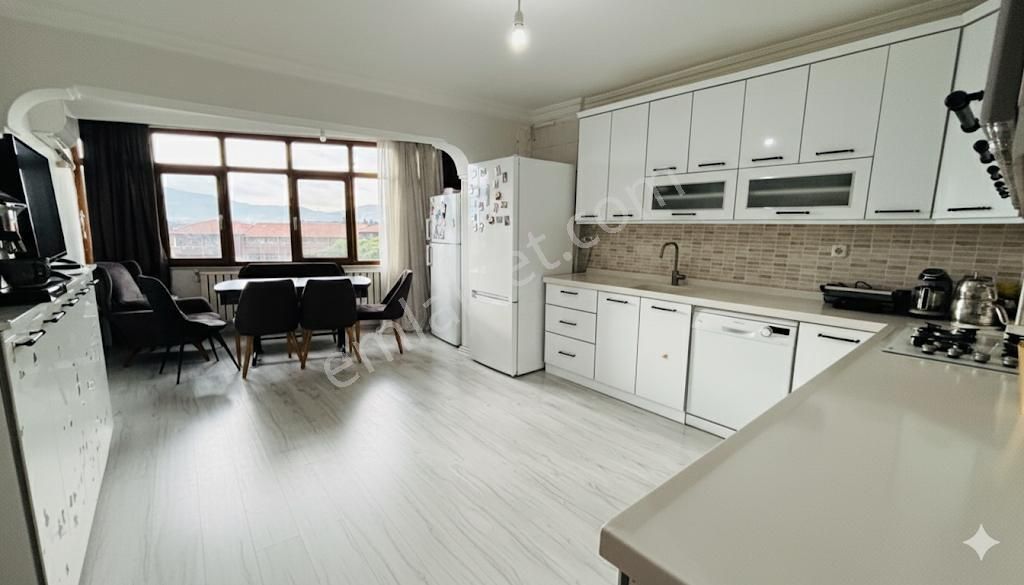 Bornova Metro Durağı Tam Karşısında 3+1 Satılık Daire ! - Görsel 5