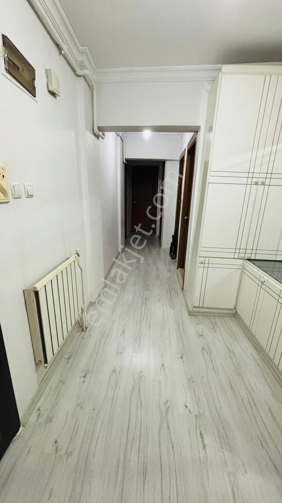 Bornova Metro Durağı Tam Karşısında 3+1 Satılık Daire ! - Görsel 9