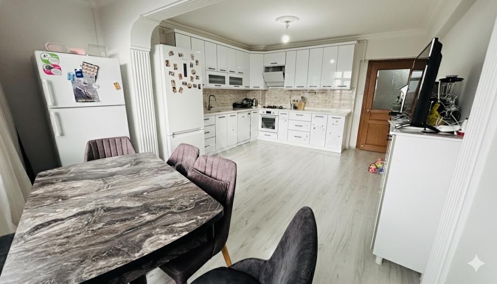 Bornova Metro Durağı Tam Karşısında 3+1 Satılık Daire ! - Görsel 8