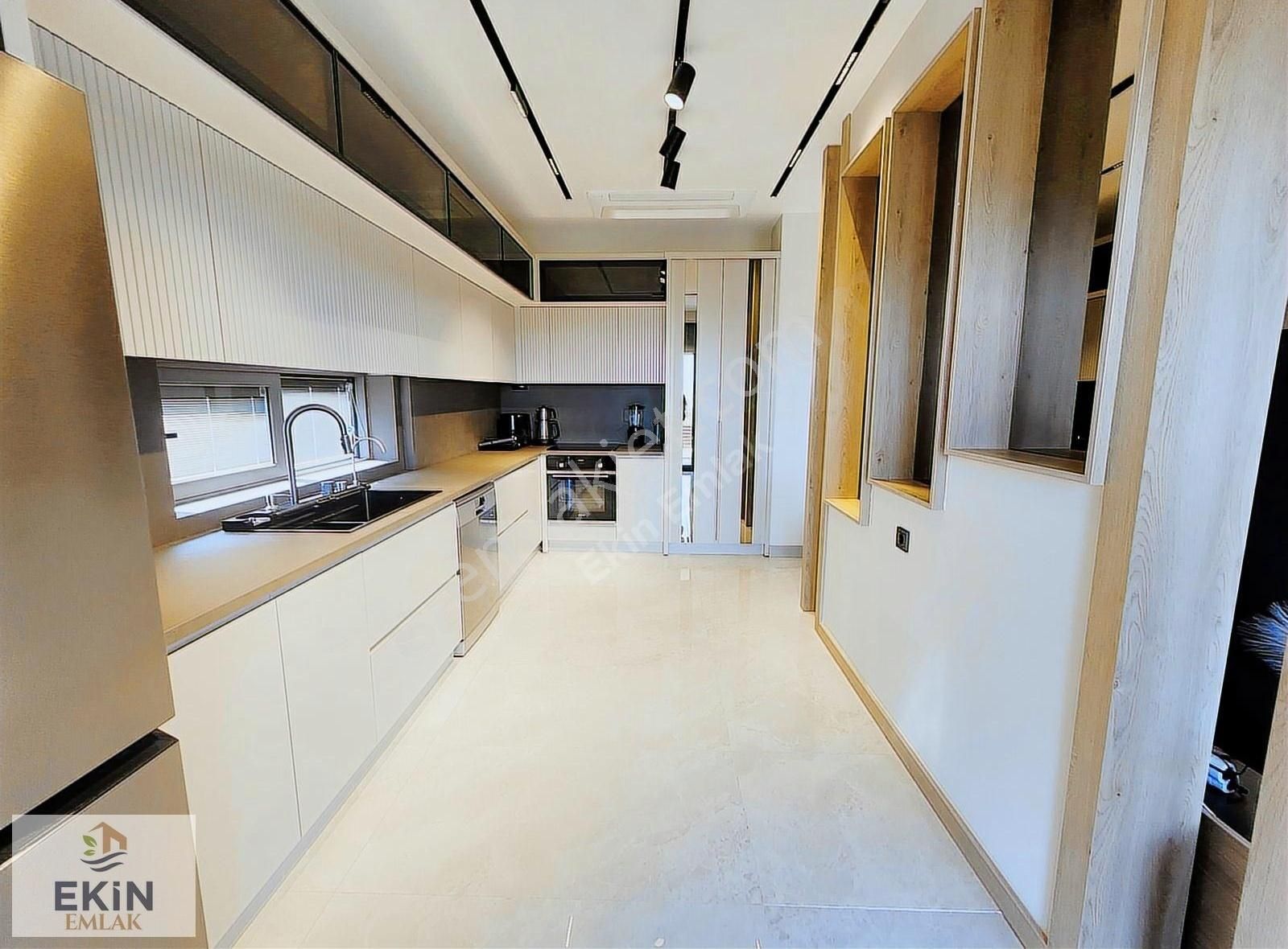 Kuş Sesleri Ve Deniz Esintisi Eşliğinde Bir Hayat! 4+1 Villa - Görsel 21