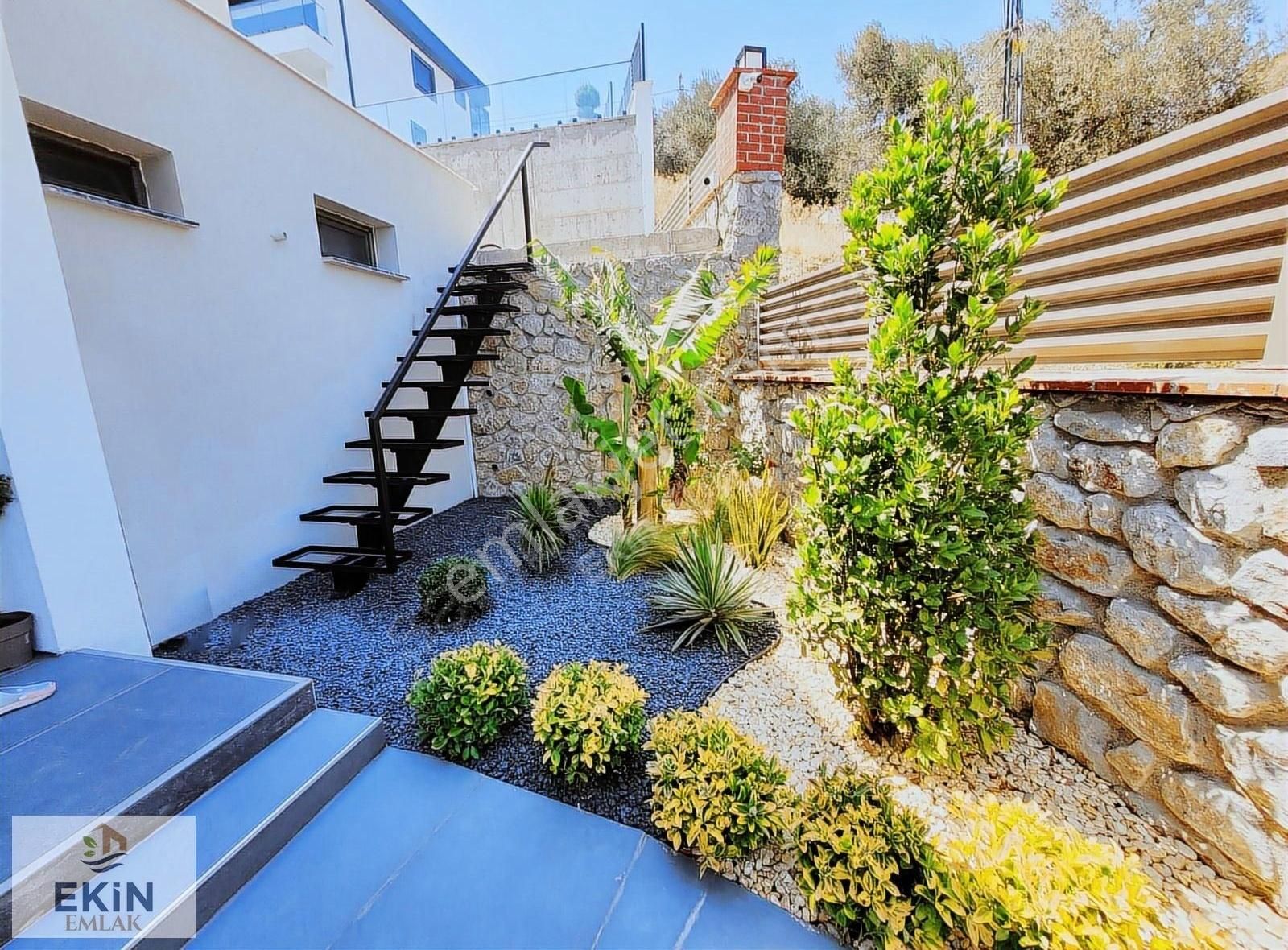 Kuş Sesleri Ve Deniz Esintisi Eşliğinde Bir Hayat! 4+1 Villa - Görsel 35