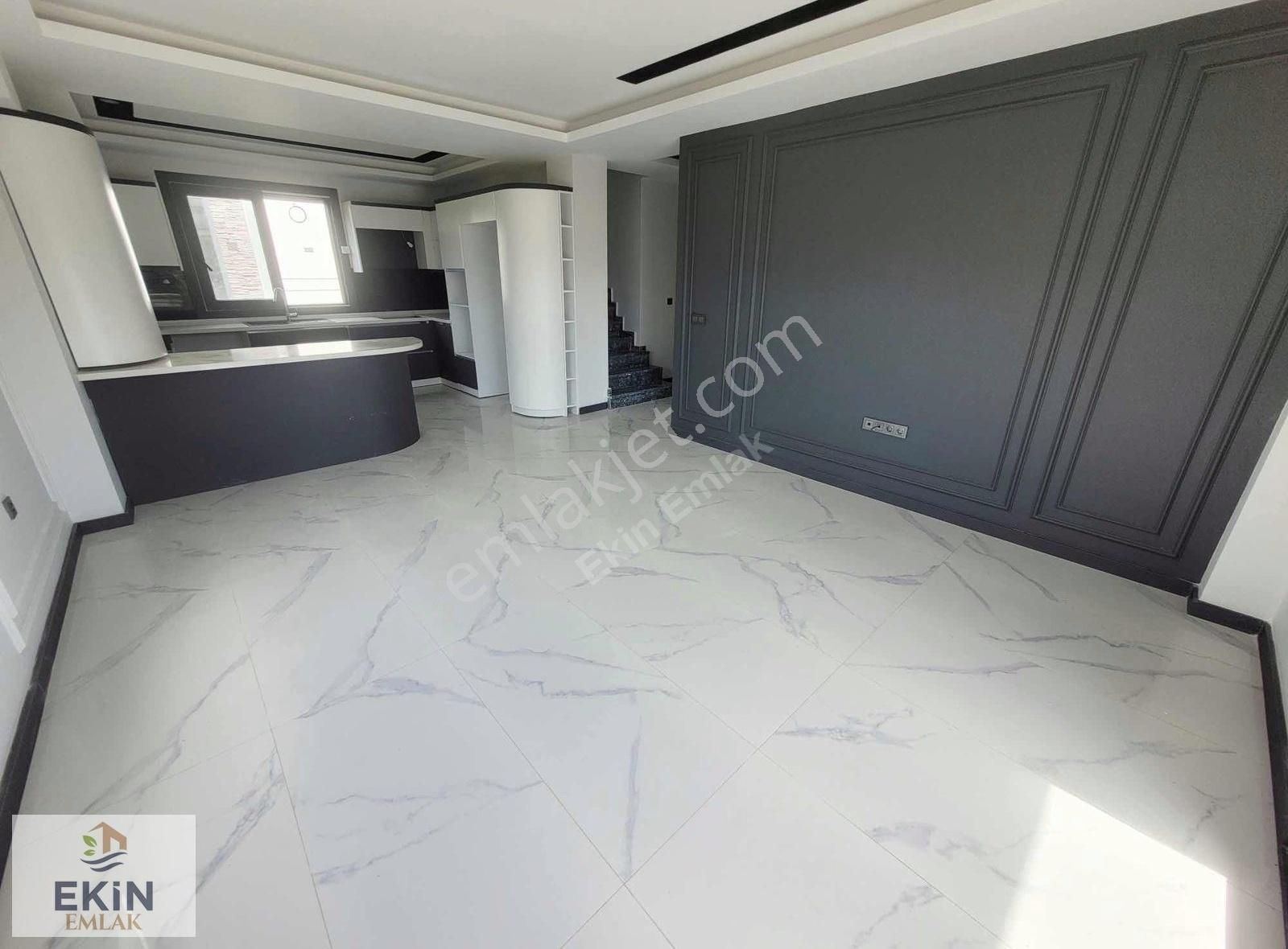 Site İçerisinde Havuzlu 4+1 Tripleks Villa - Görsel 4