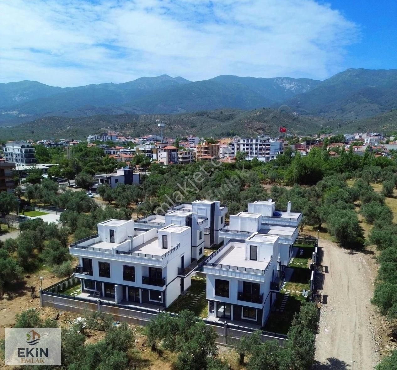 Site İçerisinde Havuzlu 4+1 Tripleks Villa - Görsel 18