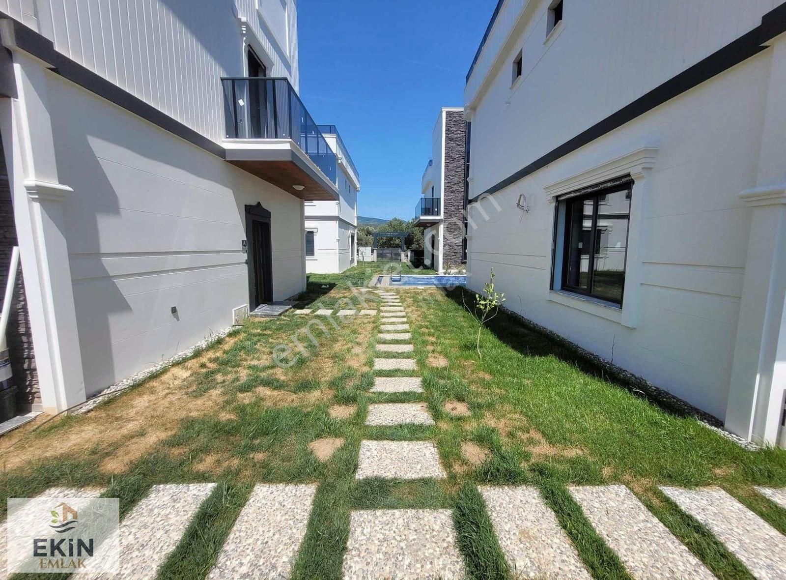 Site İçerisinde Havuzlu 4+1 Tripleks Villa - Görsel 6