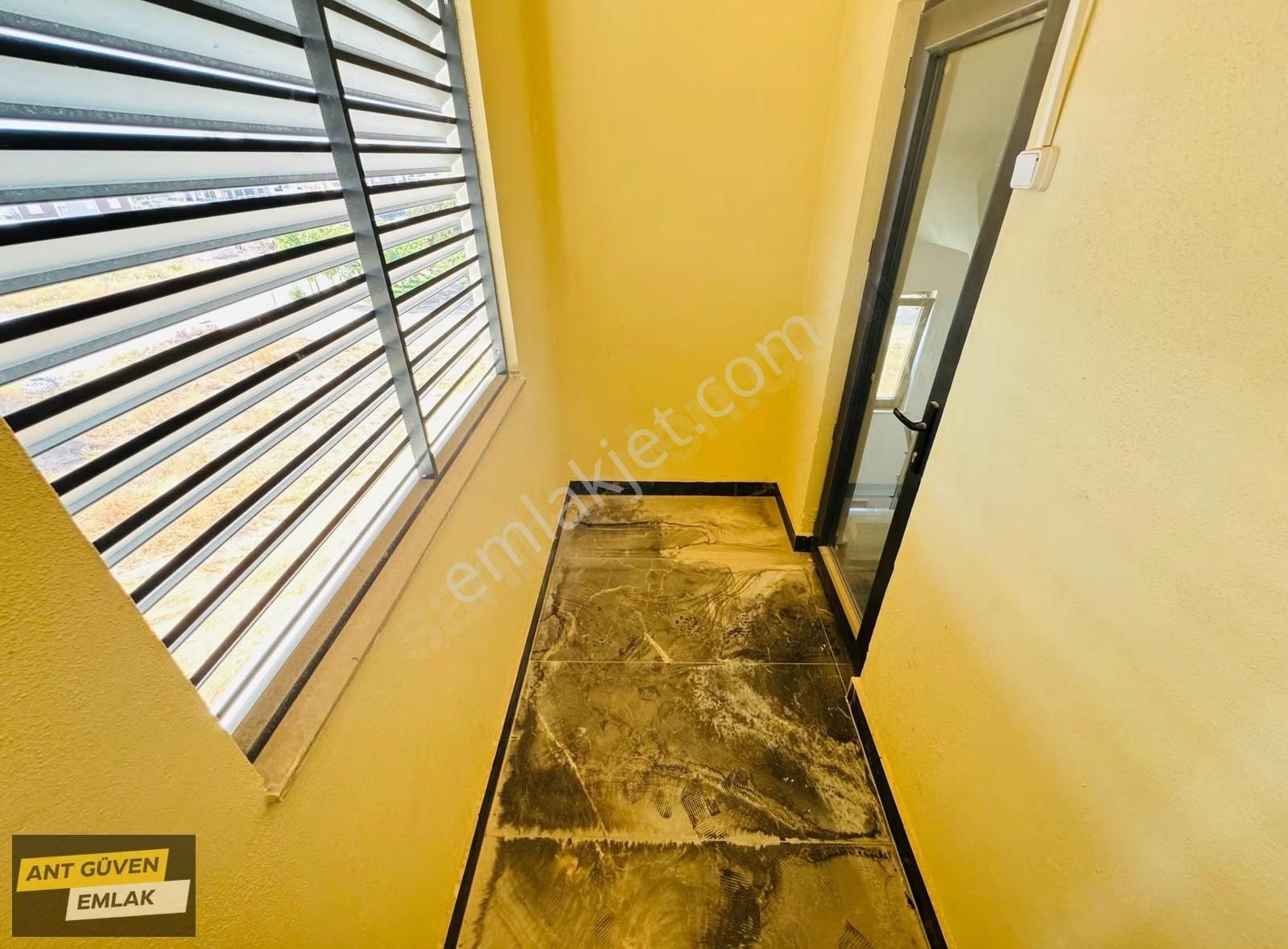 Termessos Hast. Yakını 2+1 Asansörlü Katta Tek 4 Cepheli Arakat