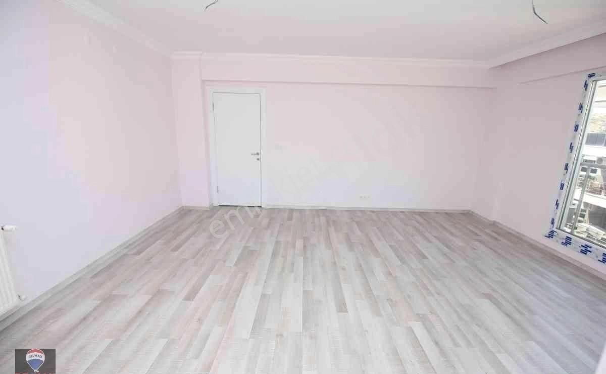 Bayraklı Körfez Mahallesı Seyır Tepede Sıfır 3+1 Kıralık Daıre - Görsel 12