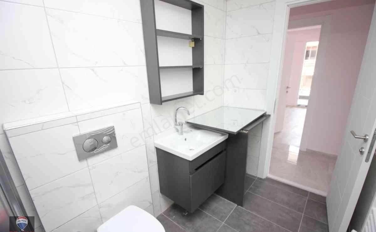 Bayraklı Körfez Mahallesı Seyır Tepede Sıfır 3+1 Kıralık Daıre - Görsel 24