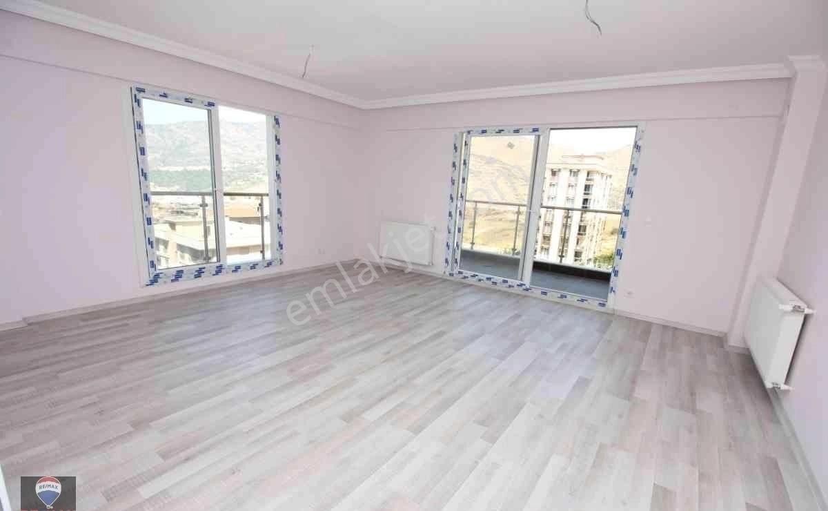 Bayraklı Körfez Mahallesı Seyır Tepede Sıfır 3+1 Kıralık Daıre - Görsel 14