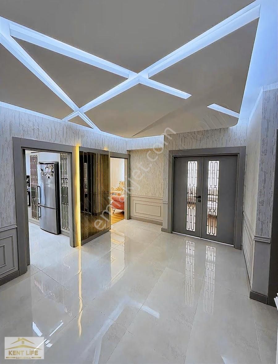 Fıstıklıda 3.5+1 Türk Hamamlı Giyinme Odalı Kapalı Garajlı - Görsel 2