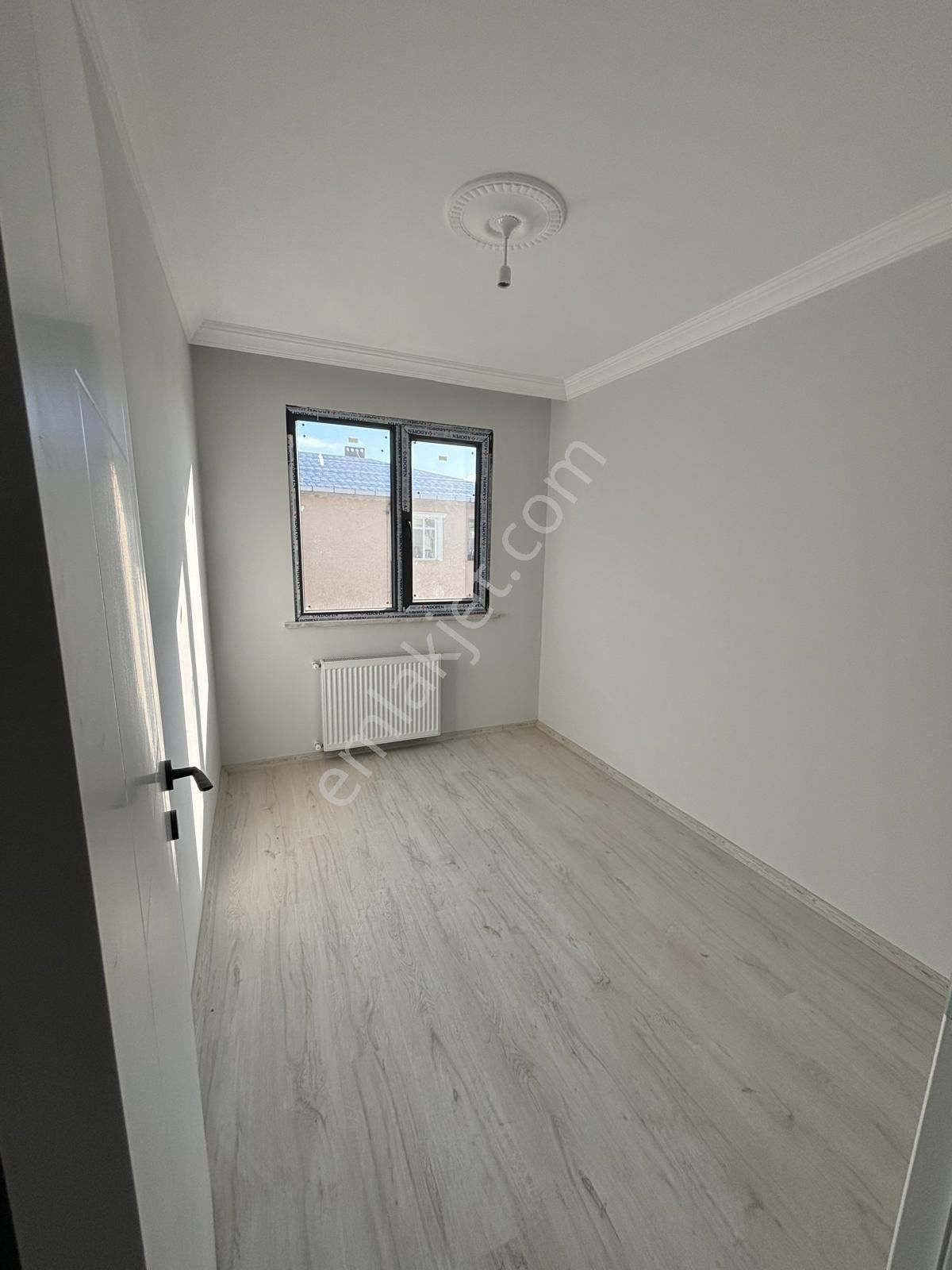 Sultanbeyli Turgut Reis Te Acil Satilik 4, + 1 Satılık Üst Dünle - Görsel 3