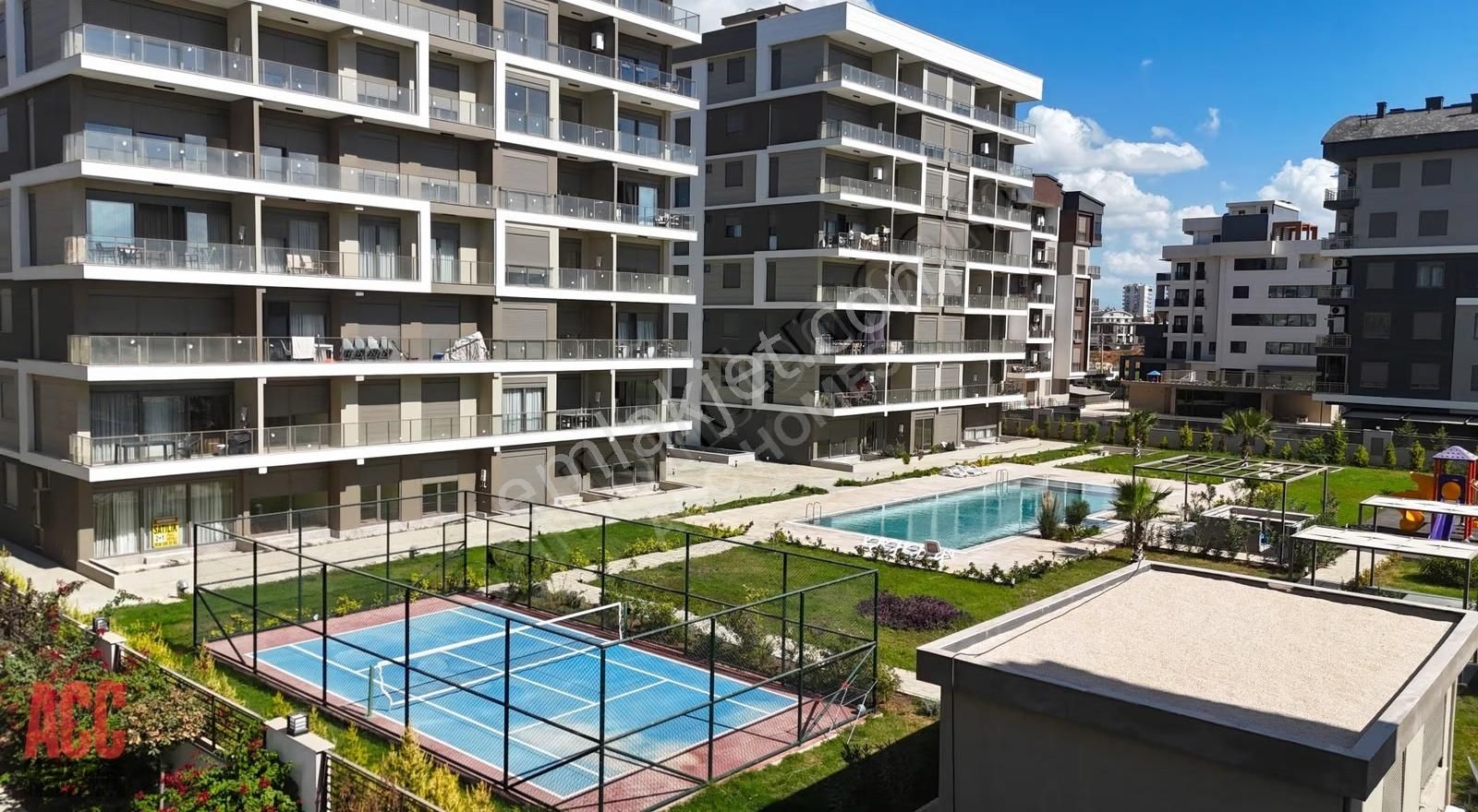 Acc Homes'tan Altıntaş'ta 2 Bloklu İskanlı Sitede 1+1 Bahçe Katı