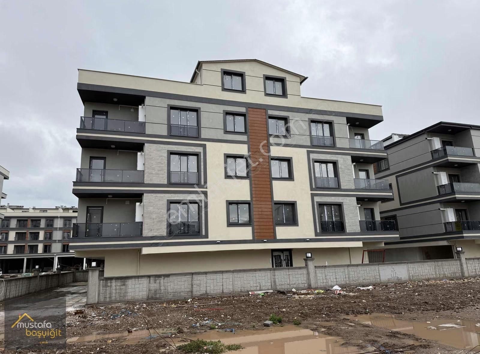 Mustafa Başyığıt Emlaktan Erzurumlar Derneği Karşısı Dubleks