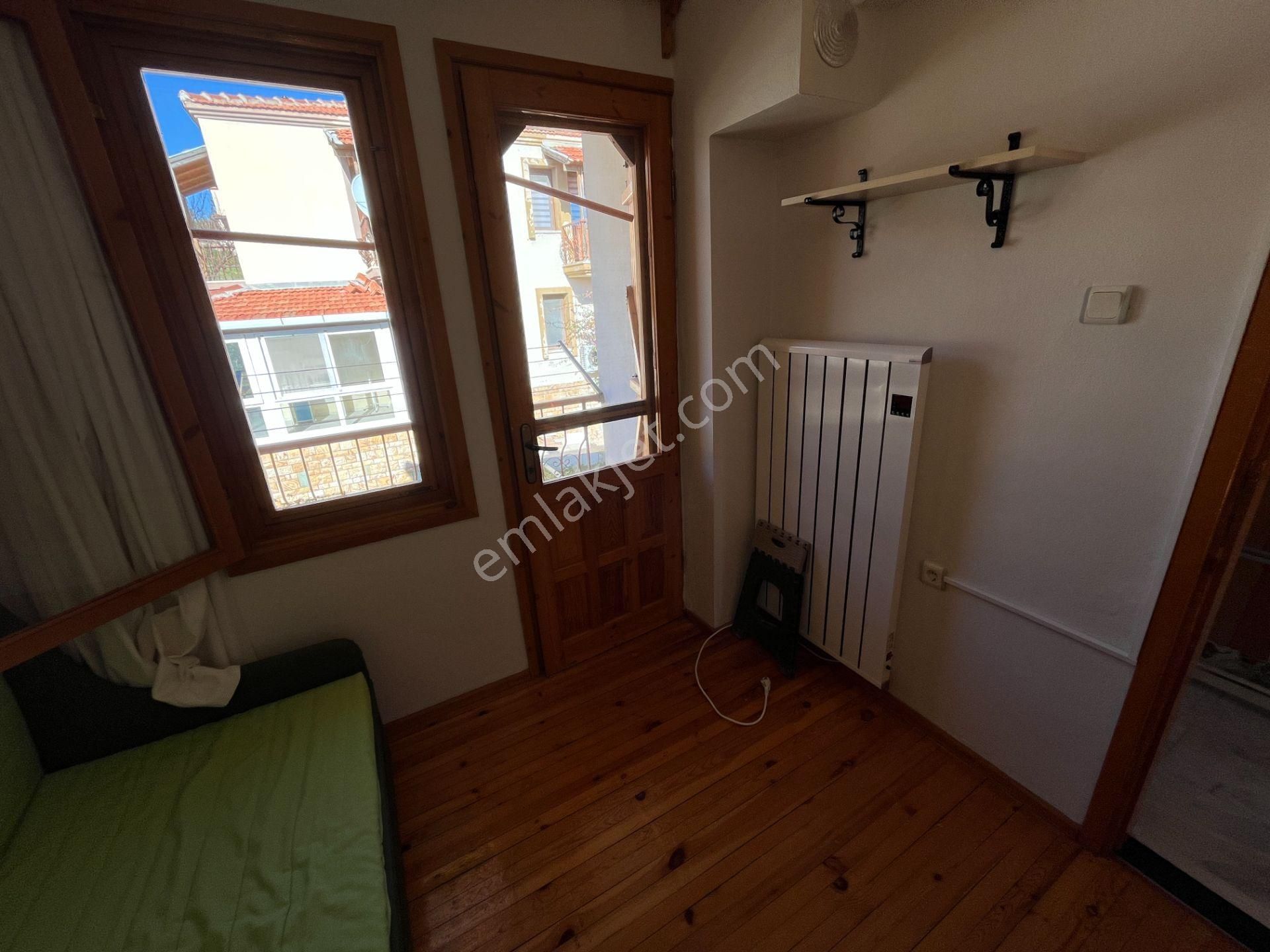 İzmir Eski Foça'da Denize Yakın Havuzlu Sitede Satılık Villa - Görsel 29