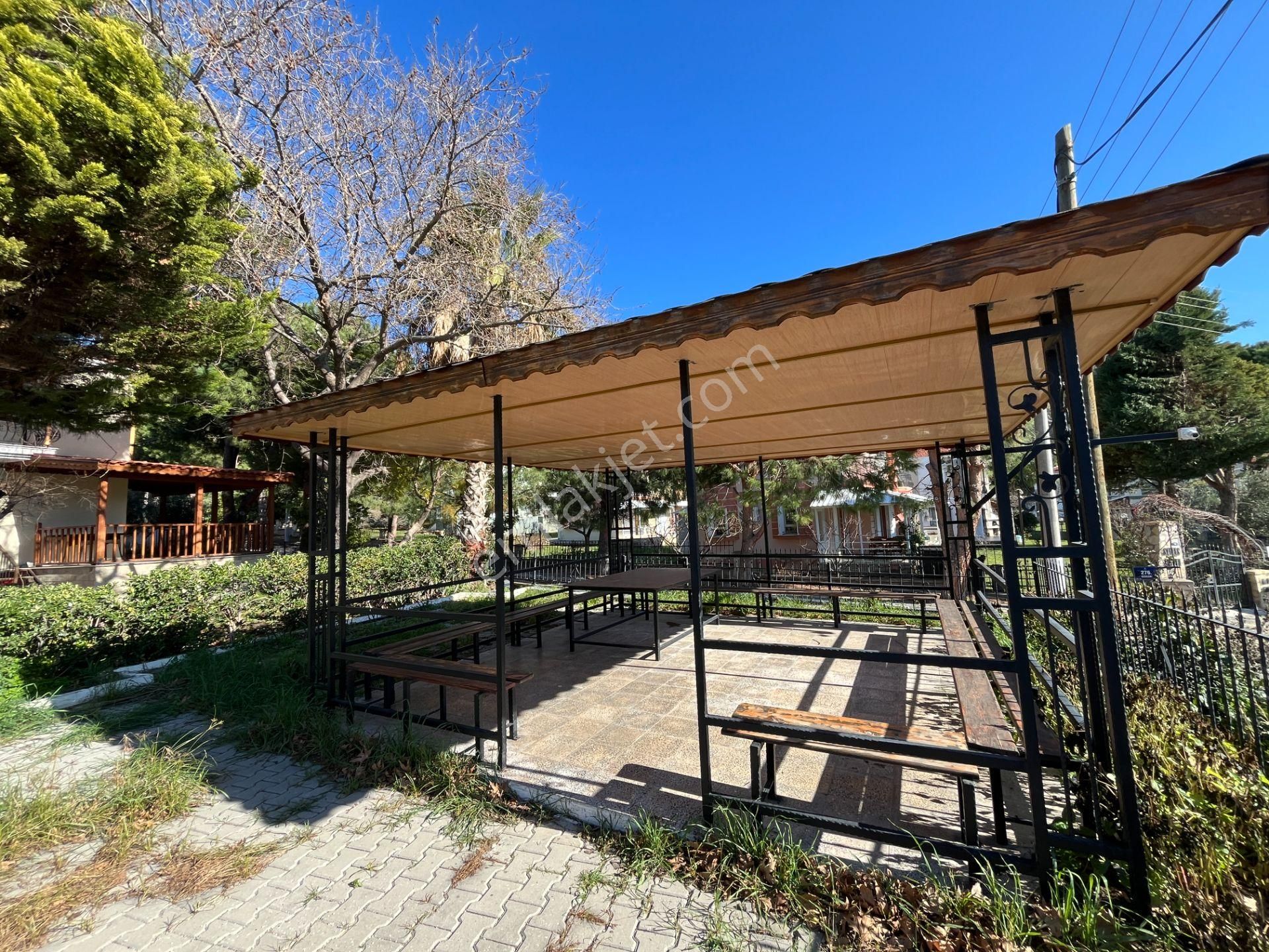 İzmir Eski Foça'da Denize Yakın Havuzlu Sitede Satılık Villa - Görsel 2