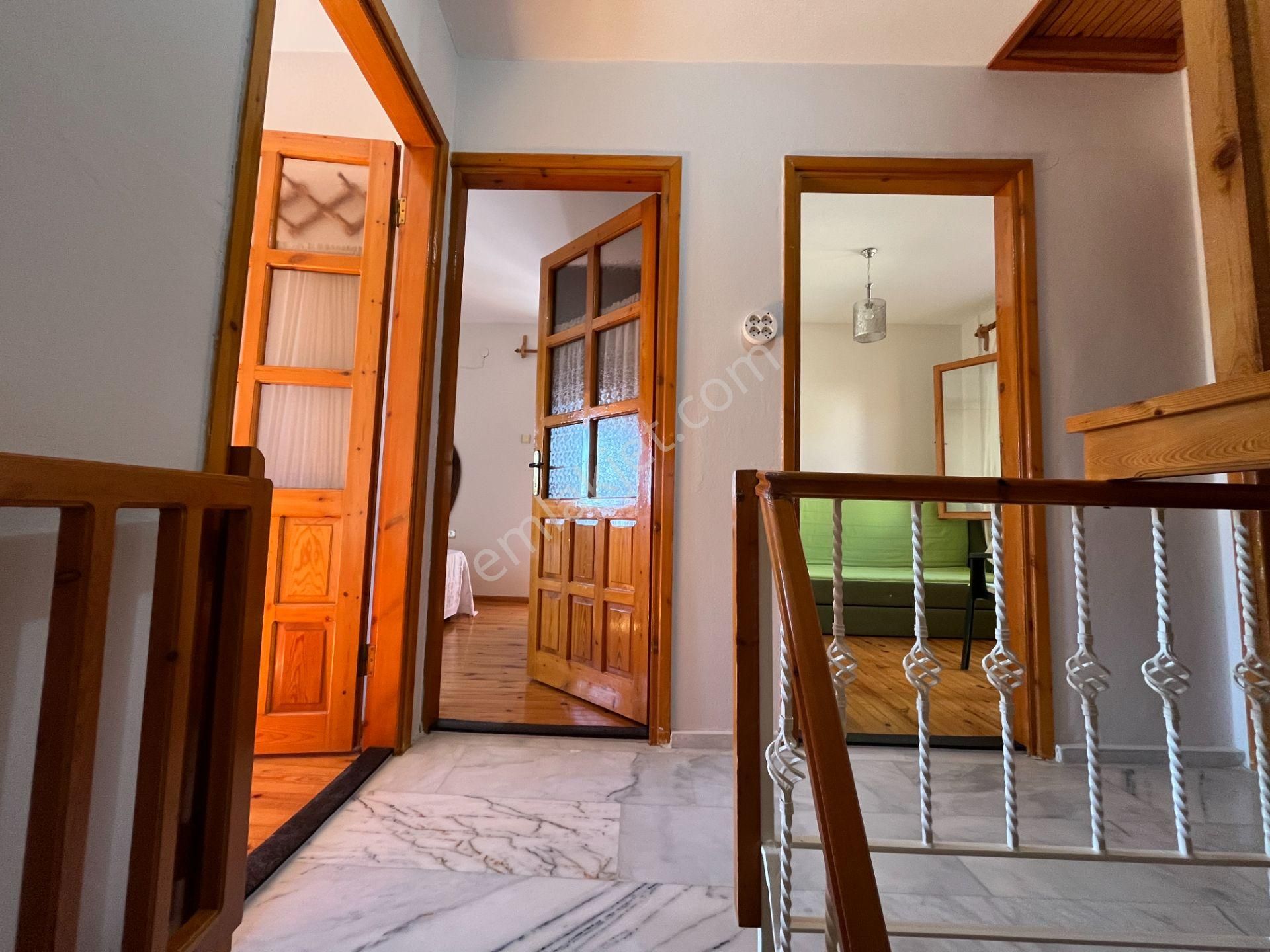 İzmir Eski Foça'da Denize Yakın Havuzlu Sitede Satılık Villa - Görsel 24