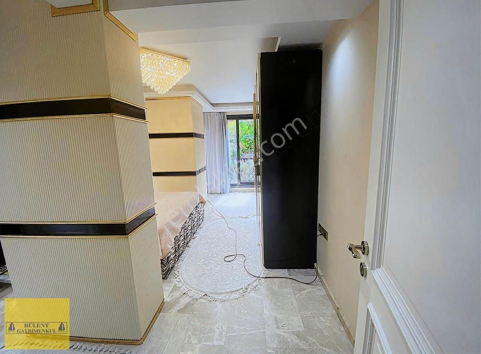 Florya Şenlikköyde Muhteşem Müstakil Villa Havuzlu Oto Parklı - Görsel 18