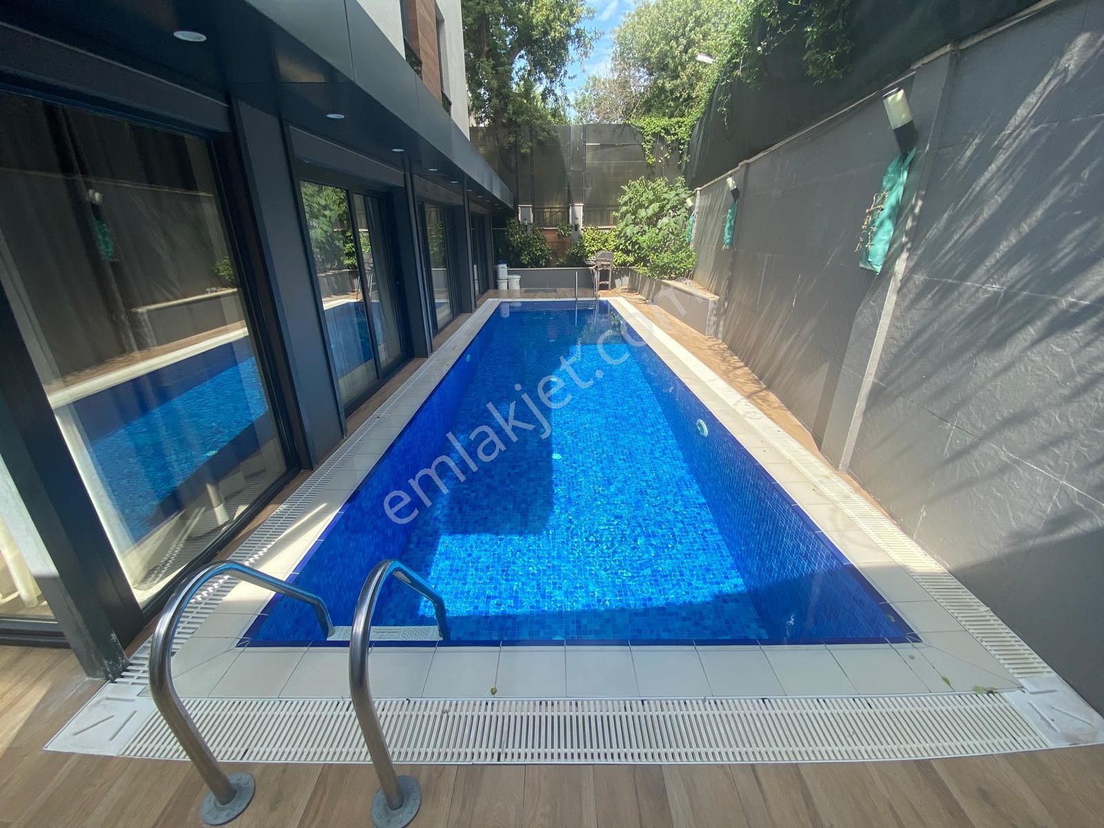 Florya Şenlikköyde Muhteşem Müstakil Villa Havuzlu Oto Parklı - Görsel 33