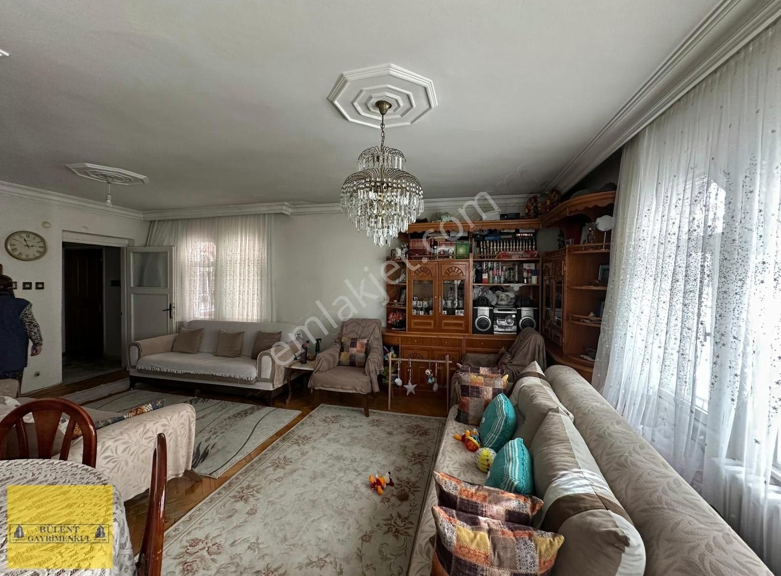 İncirli Caddesine Çok Yakın Kapalı Otoparklı 2+1 Geniş Ferah - Görsel 2