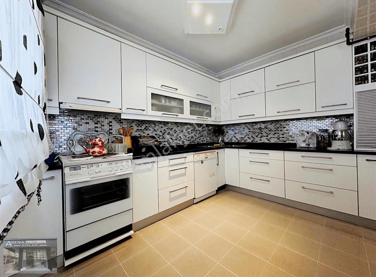 Bahçelievler Kıbrıs Parkı Civarı 4+1 260 M2 K.otoparklı Dubleks - Görsel 16