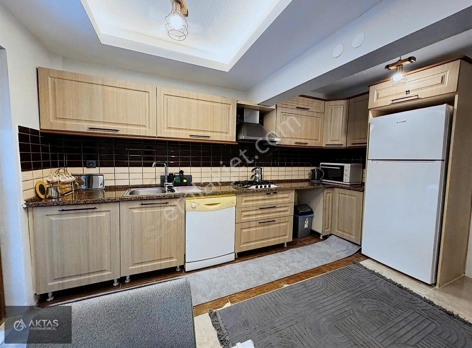 Sapanca Gölüne Sıfır Kiralık 3+1 Havuzlu Müstakil Villa - Görsel 11