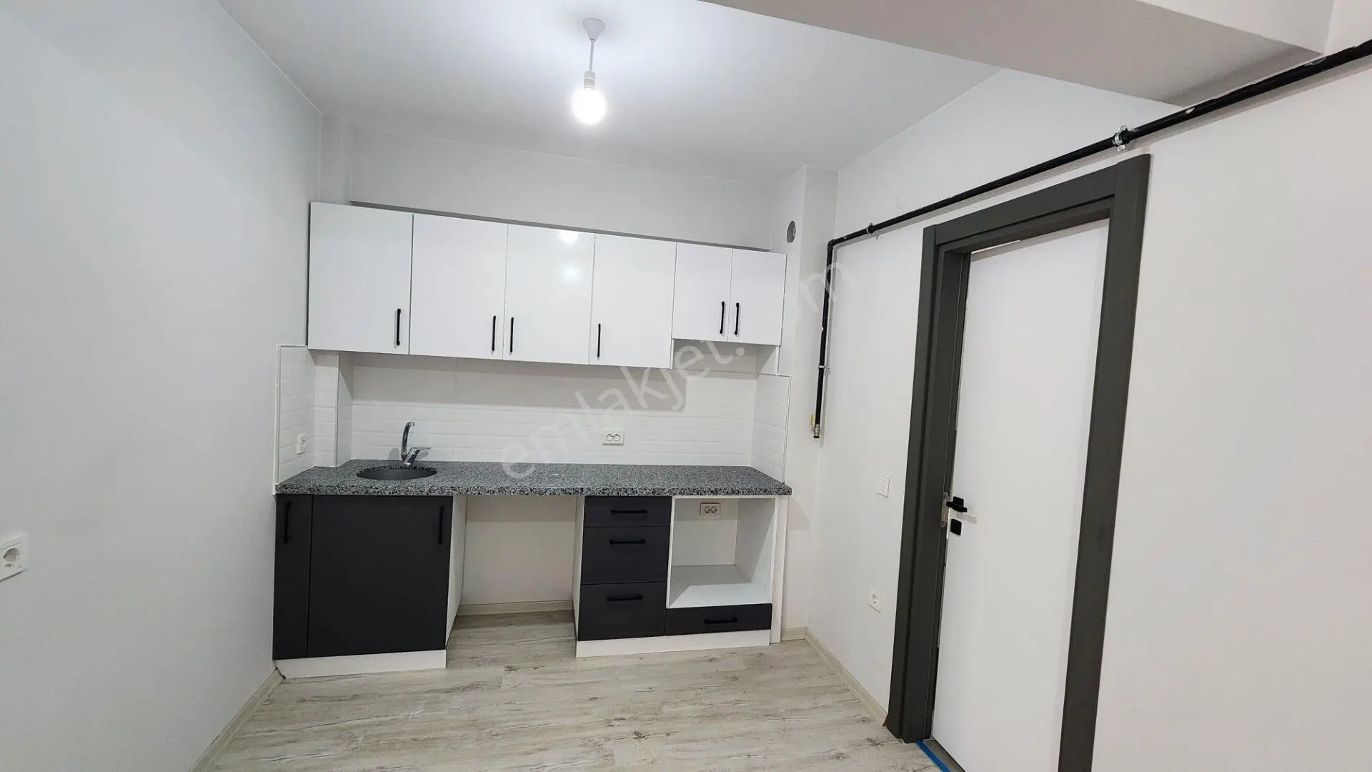 Edirne Cumhuriyet Mah'de Sıfır Satılık 1+1 Daire - Görsel 2