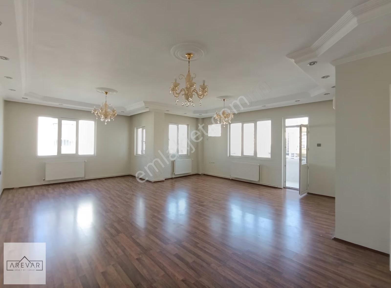 Batıkent K.tüzmen Blv. Ana Cadde Üzeri Satılık 4+1 Daire