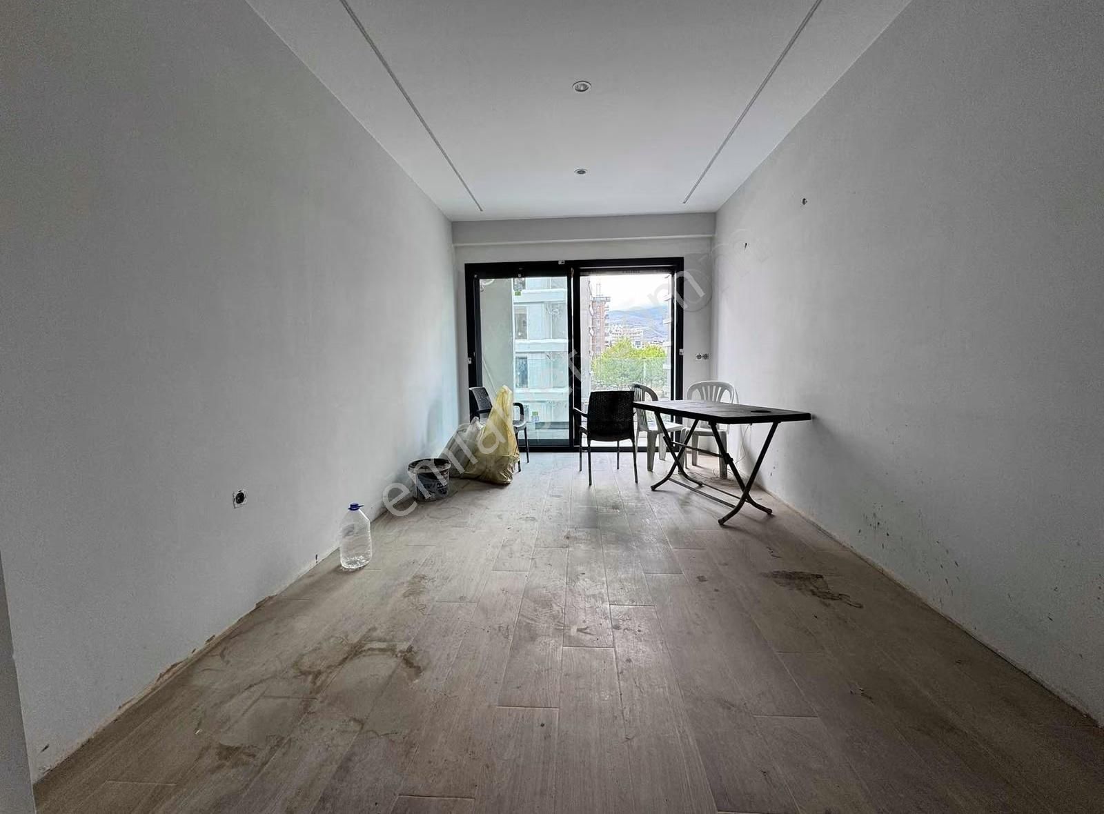 Bayraklı Marka Premium Site İçi Satılık Sıfır 1+1 Teraslı Daire - Görsel 4