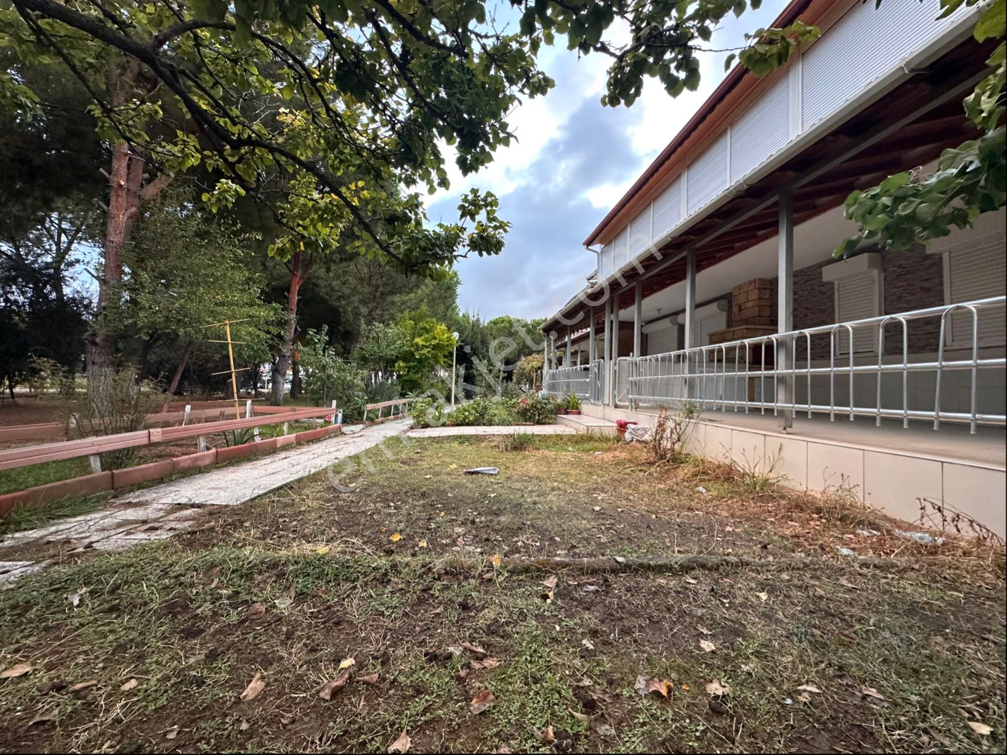 Dikili Salihleraltı Satılık 2+1 Köşe Villa Yağmur Sitesi'nde - Görsel 3