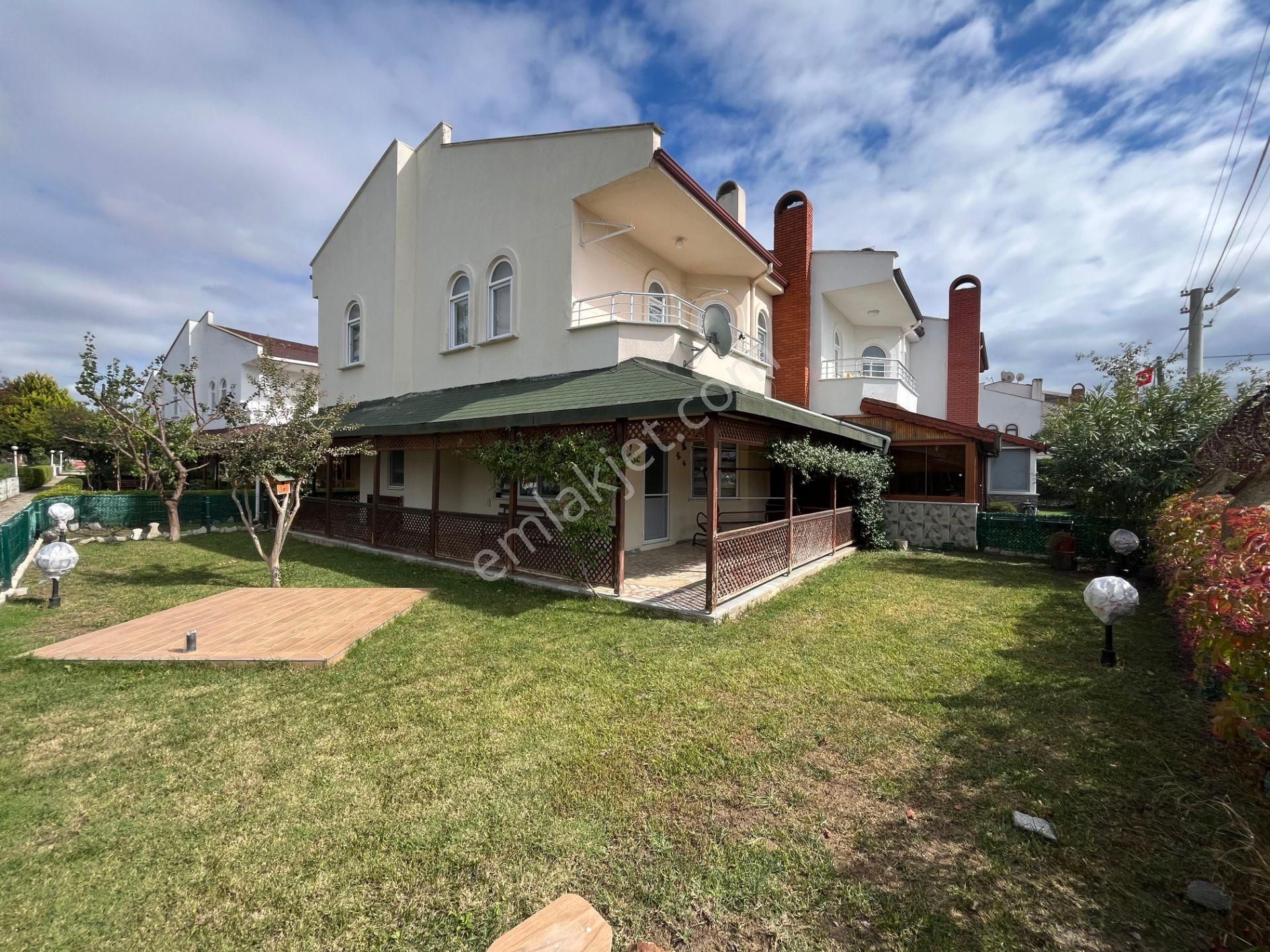 Ata Gayrimenkul'den Güneş Tatil Sitesinde 3+1 Denize 300m Villa - Görsel 3