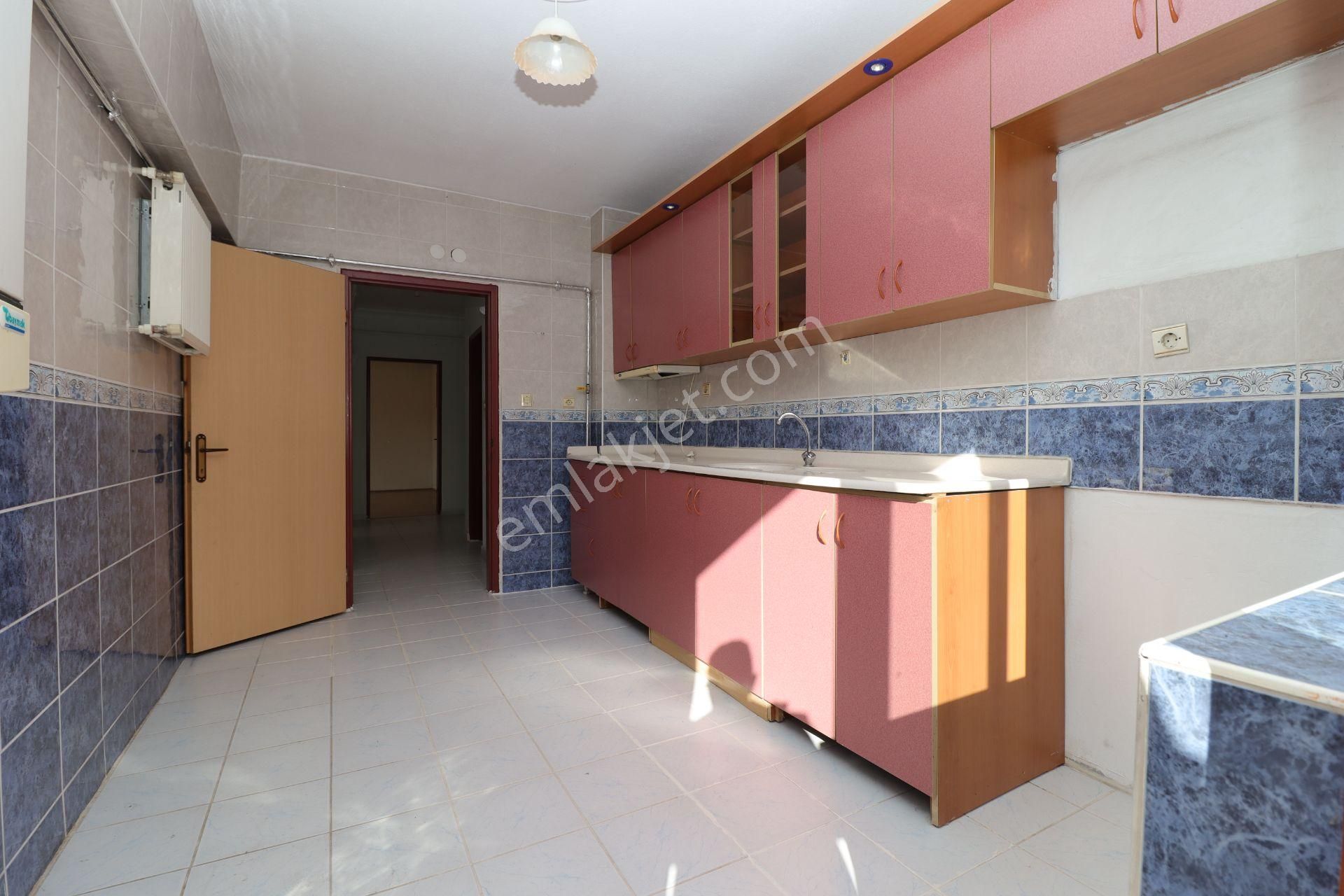 Akif'ten Piyade'de 3+1 Katta Caddeye Çok Yakın G/b Cephe Satılık Daire - Görsel 3