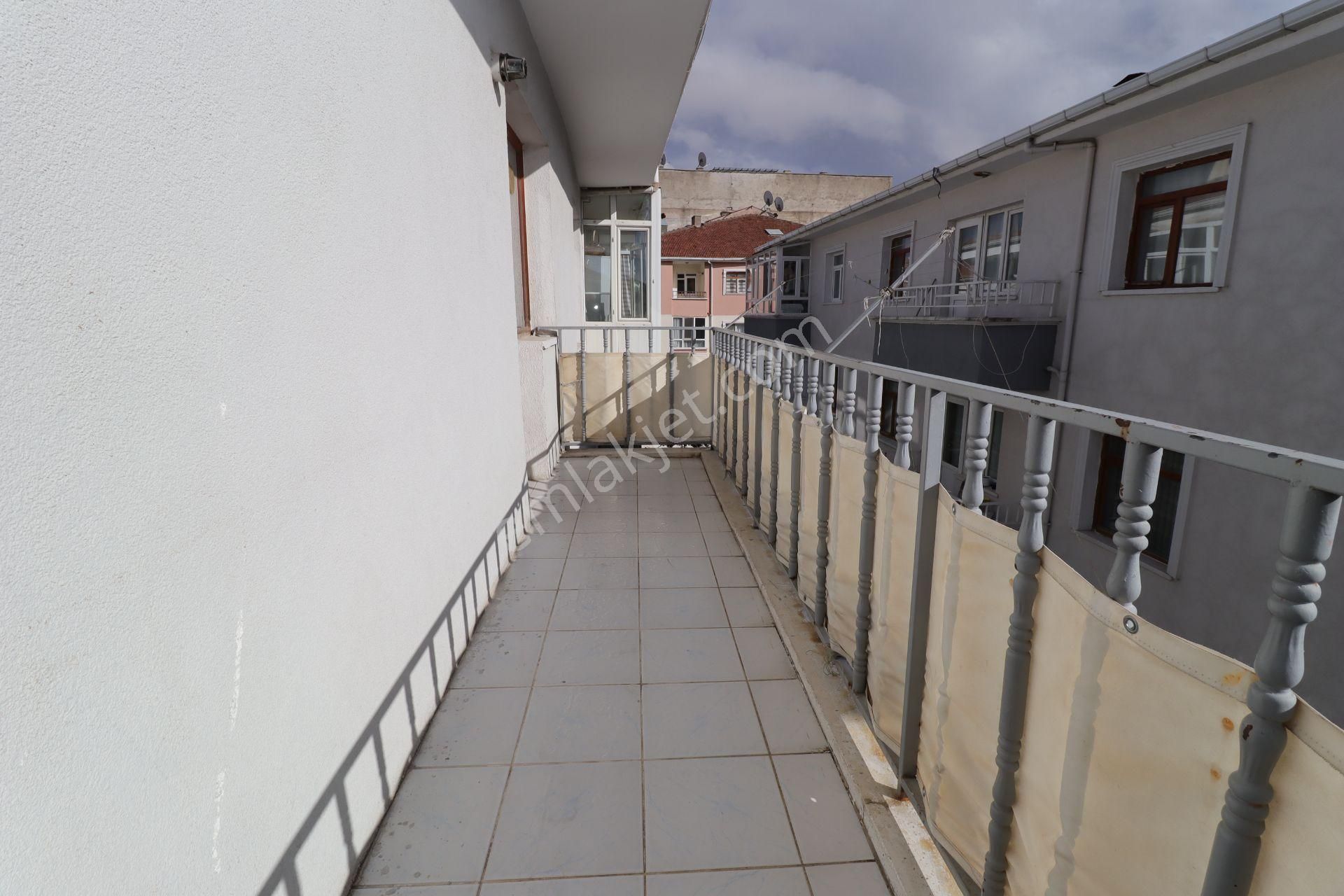 Akif'ten Piyade'de 3+1 Katta Caddeye Çok Yakın G/b Cephe Satılık Daire - Görsel 6