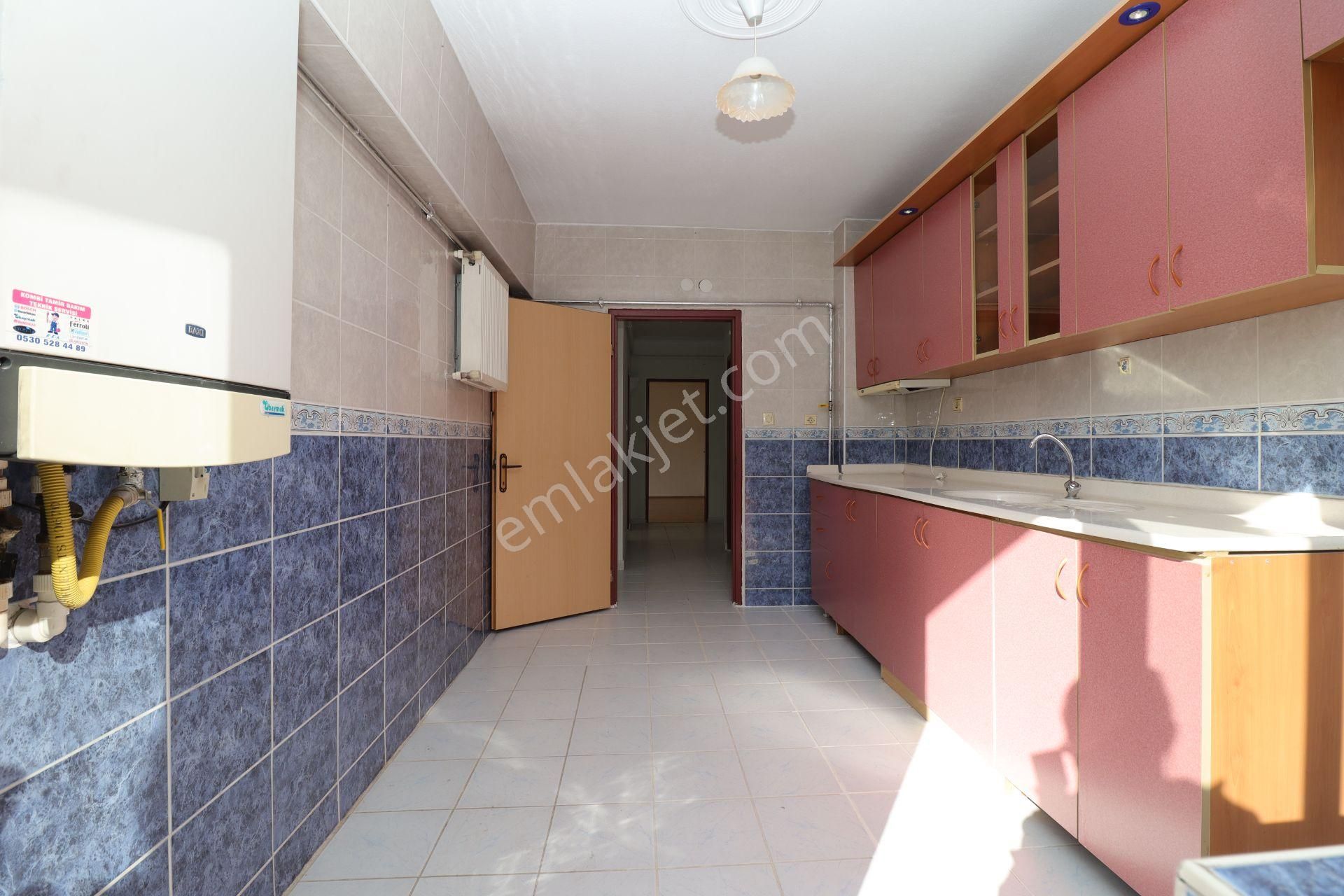 Akif'ten Piyade'de 3+1 Katta Caddeye Çok Yakın G/b Cephe Satılık Daire - Görsel 4