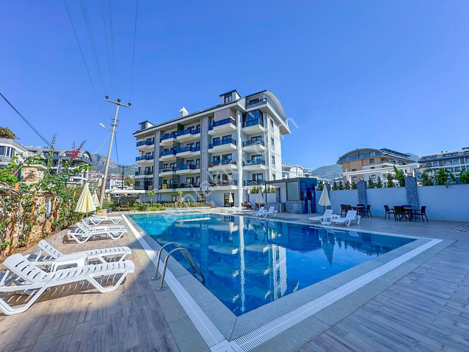 Alanya Oba Çarşamba'da Kiralık Site İçi Aktiviteli 1+1 Daire