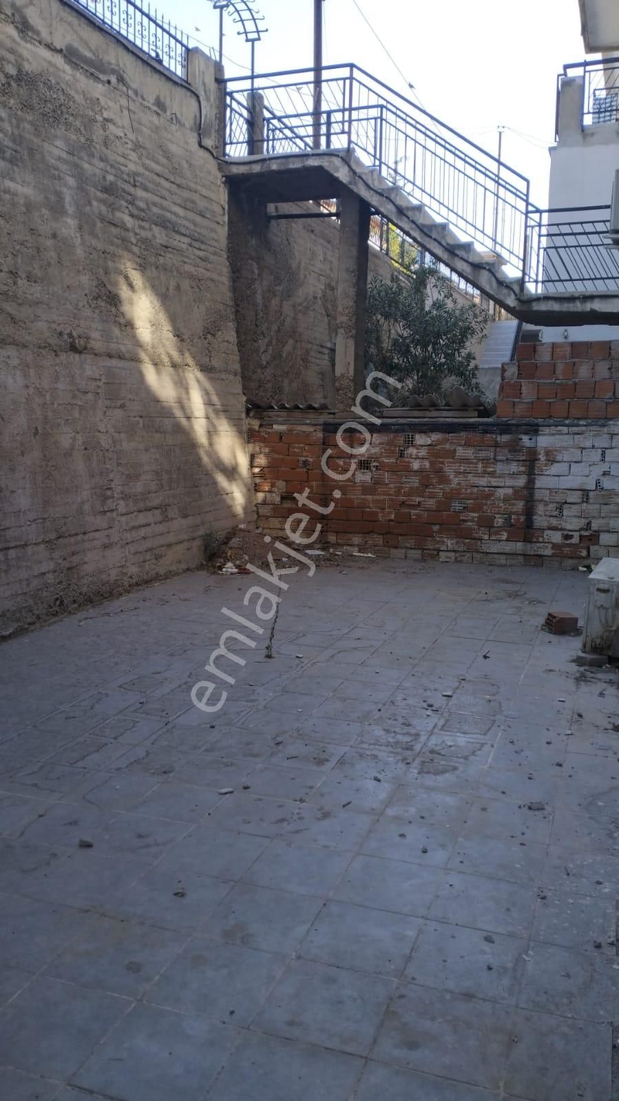 Bornova Atatürk Mah. 3+1 Bahçe Katı 3cephe Satılık Daire - Görsel 7