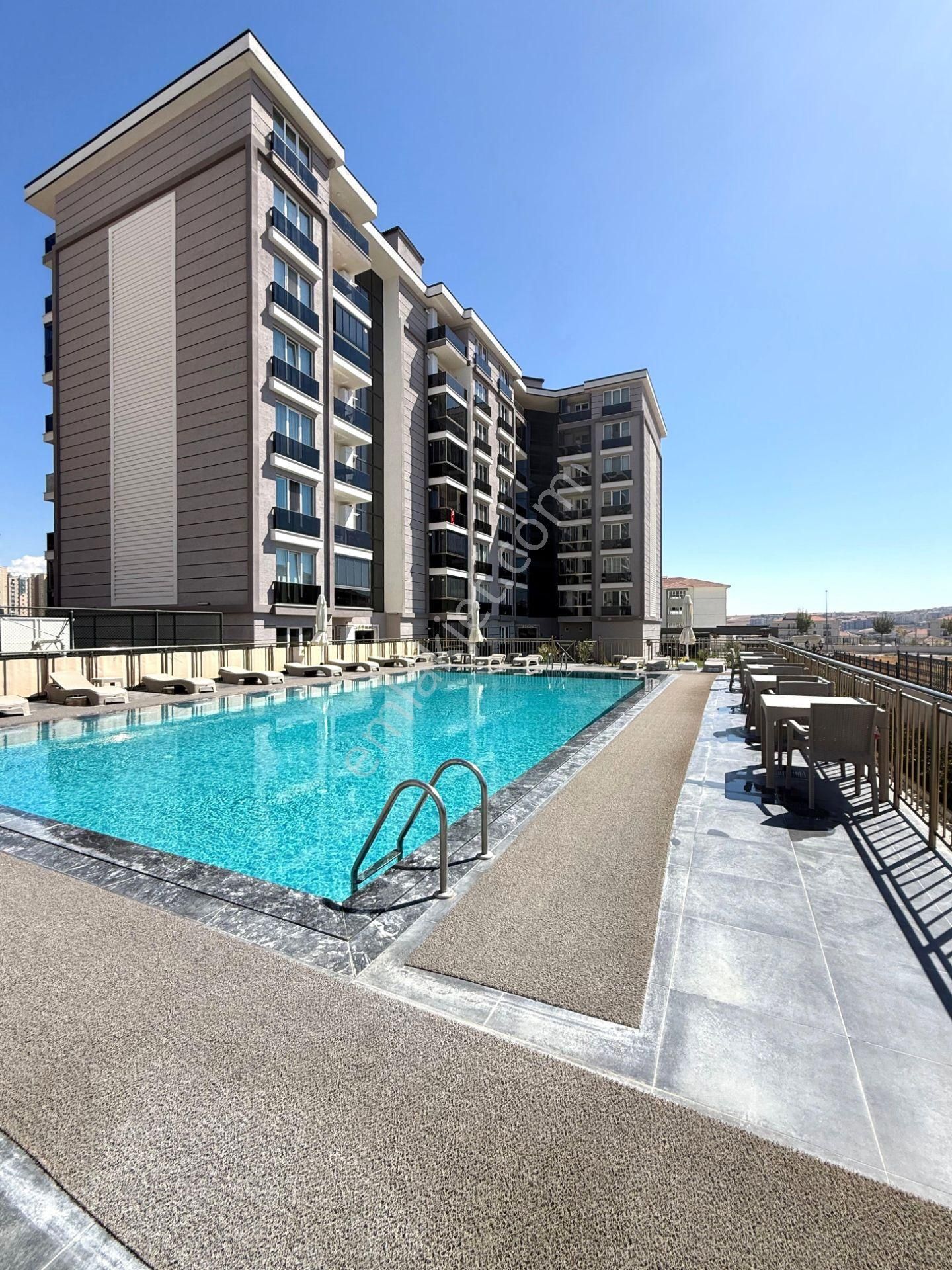 Silivri Yenimahallede Site İçerisinde 3+1 Sıfır Satılık Daire