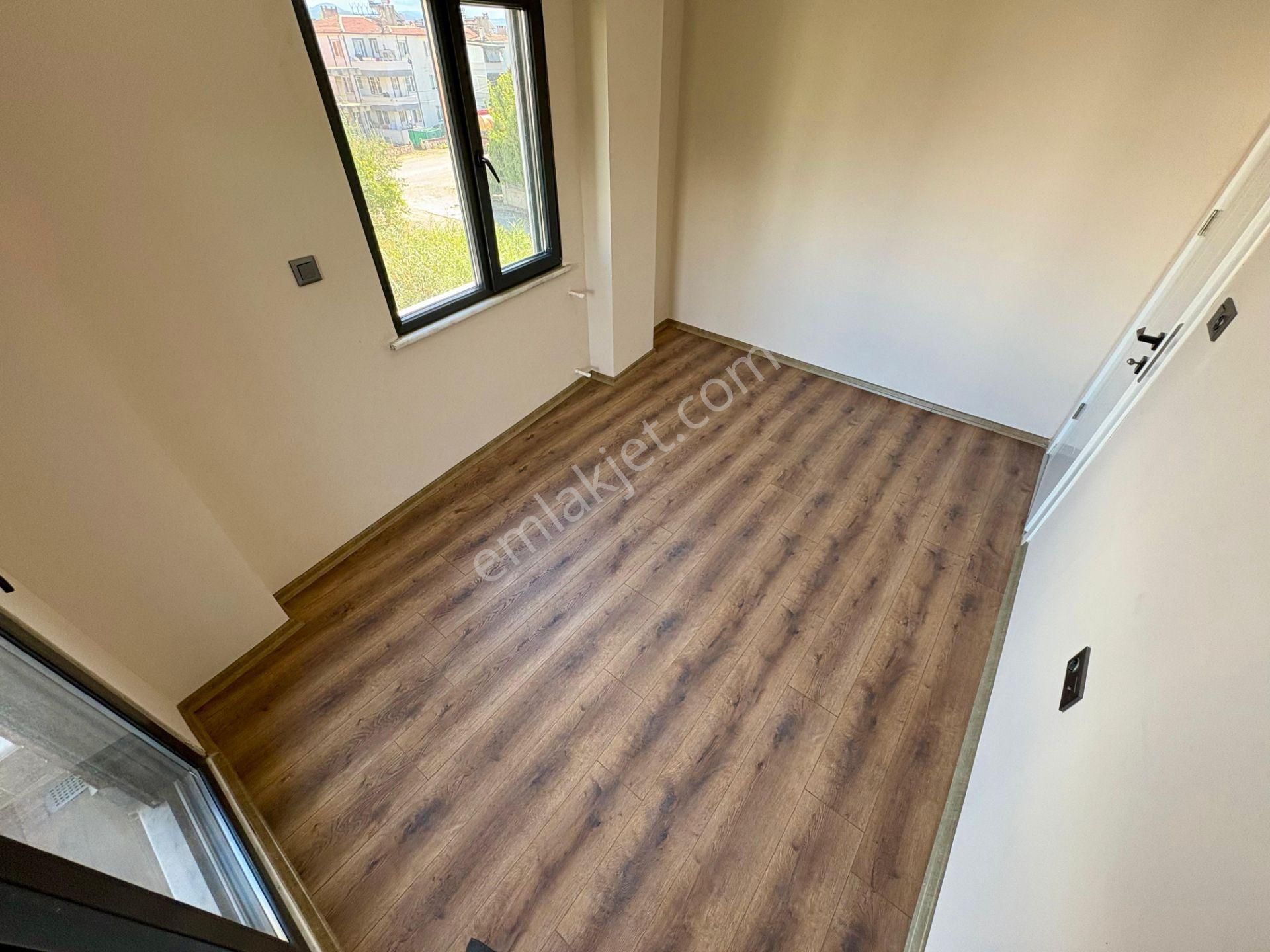 Akçay Sezgin Emlaktan Cemil Temelde Lüx Tasarım Sıfır 4+1 Villa - Görsel 5