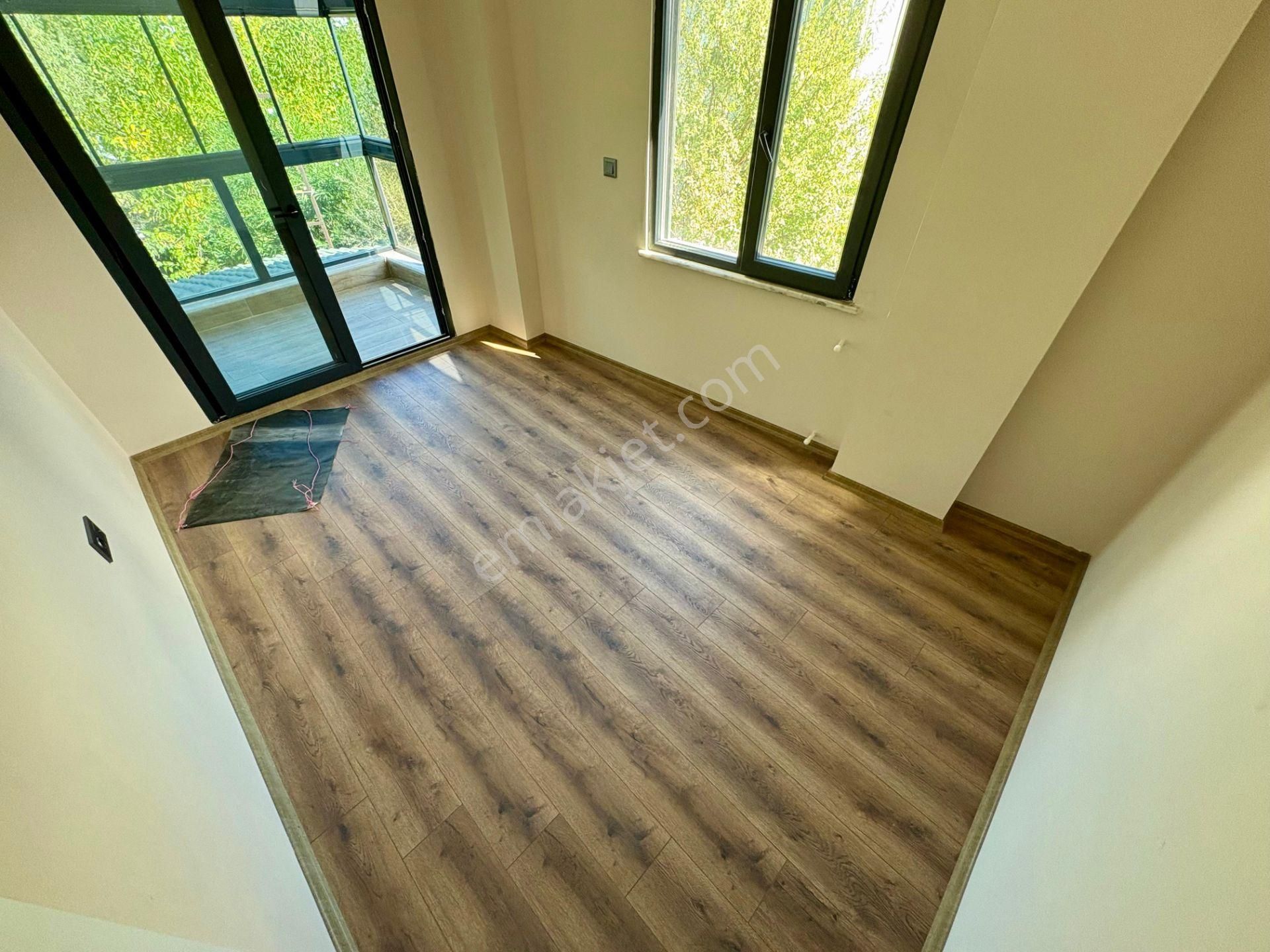 Akçay Sezgin Emlaktan Cemil Temelde Lüx Tasarım Sıfır 4+1 Villa - Görsel 14