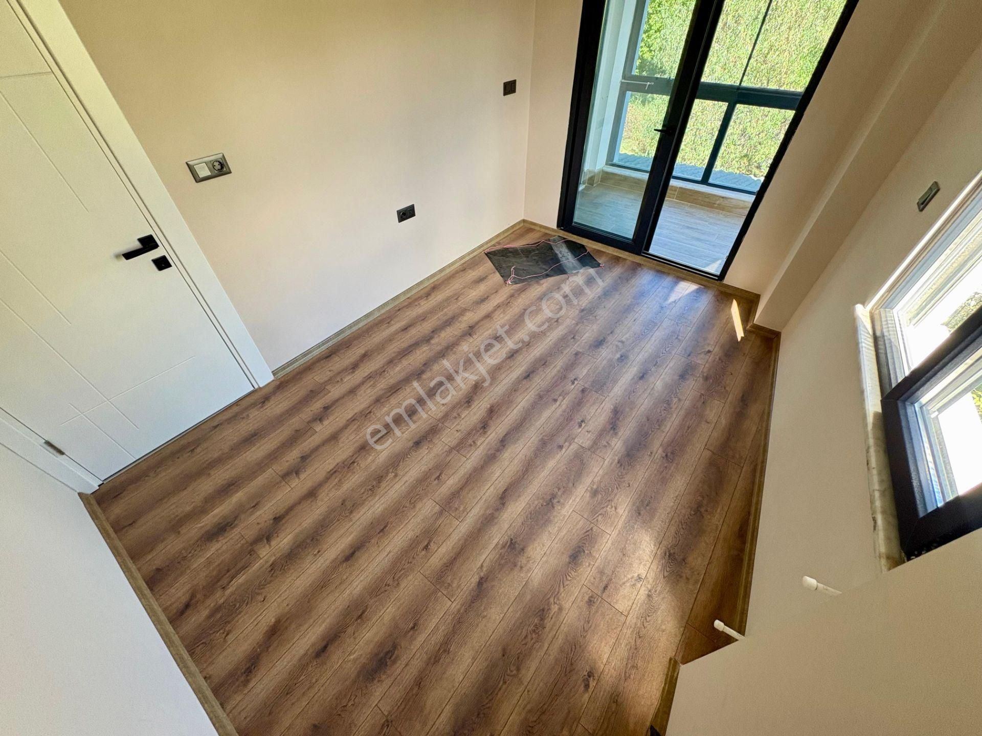 Akçay Sezgin Emlaktan Cemil Temelde Lüx Tasarım Sıfır 4+1 Villa - Görsel 12