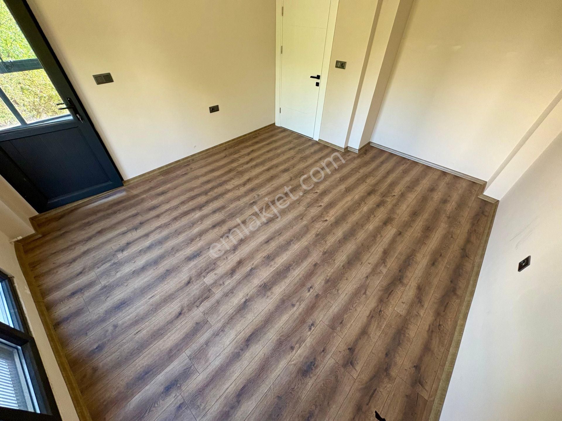 Akçay Sezgin Emlaktan Cemil Temelde Lüx Tasarım Sıfır 4+1 Villa - Görsel 16