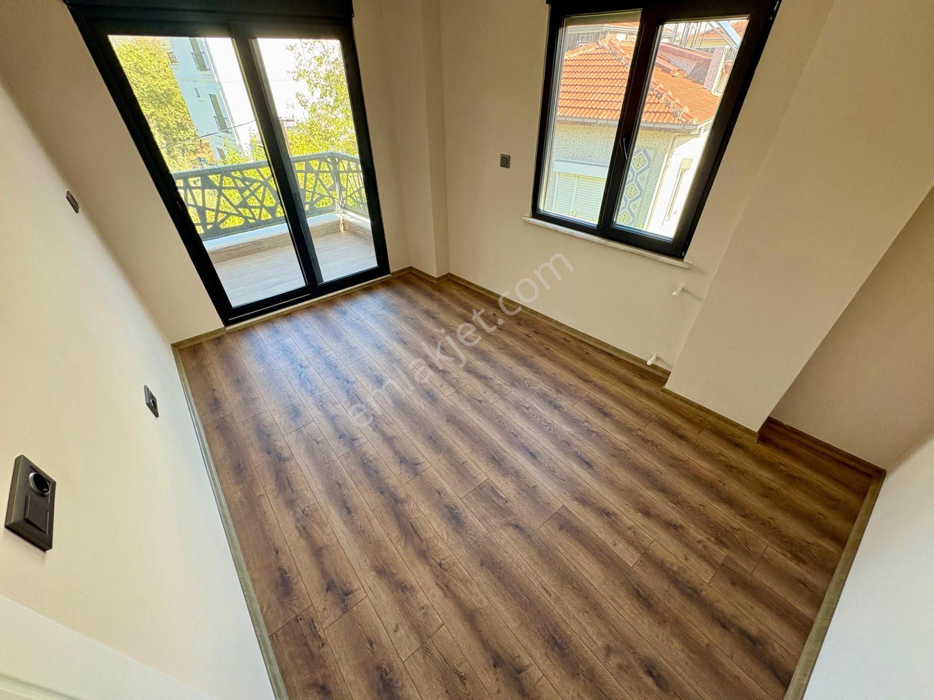 Akçay Sezgin Emlaktan Cemil Temelde Lüx Tasarım Sıfır 4+1 Villa - Görsel 4