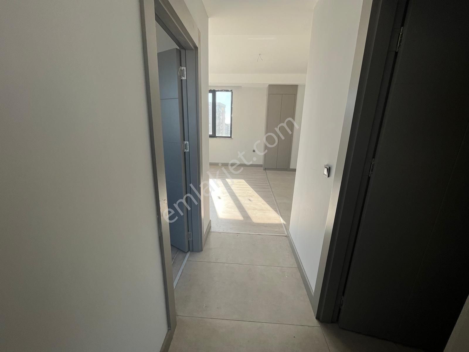 Altıntaş'ta Site İçinde Ara Kat 2+1 Satılık Daire! - Görsel 2