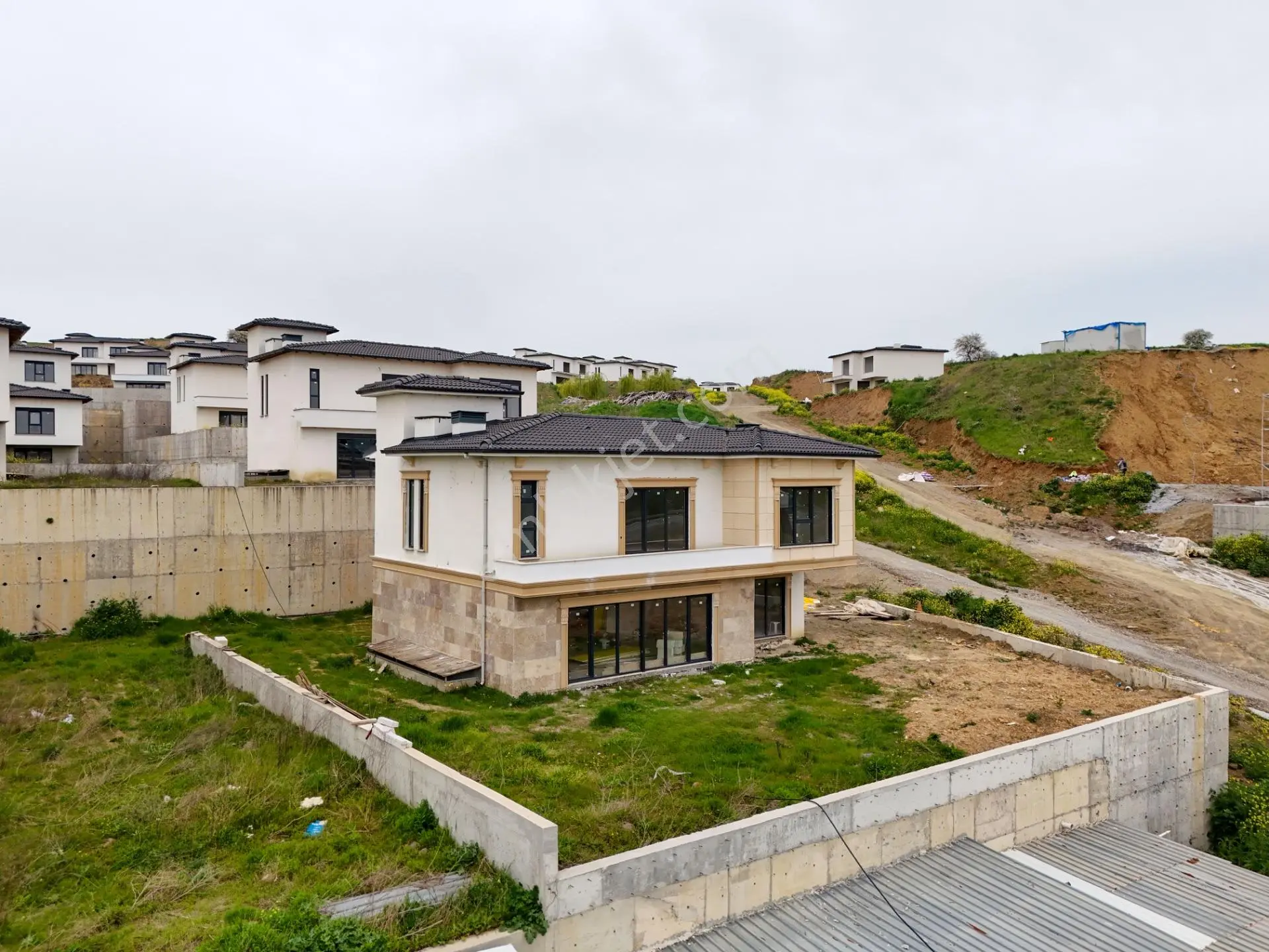 Balıkesir Karesi Naipli'de Satılık 4+1 252 M² Köşe Villa